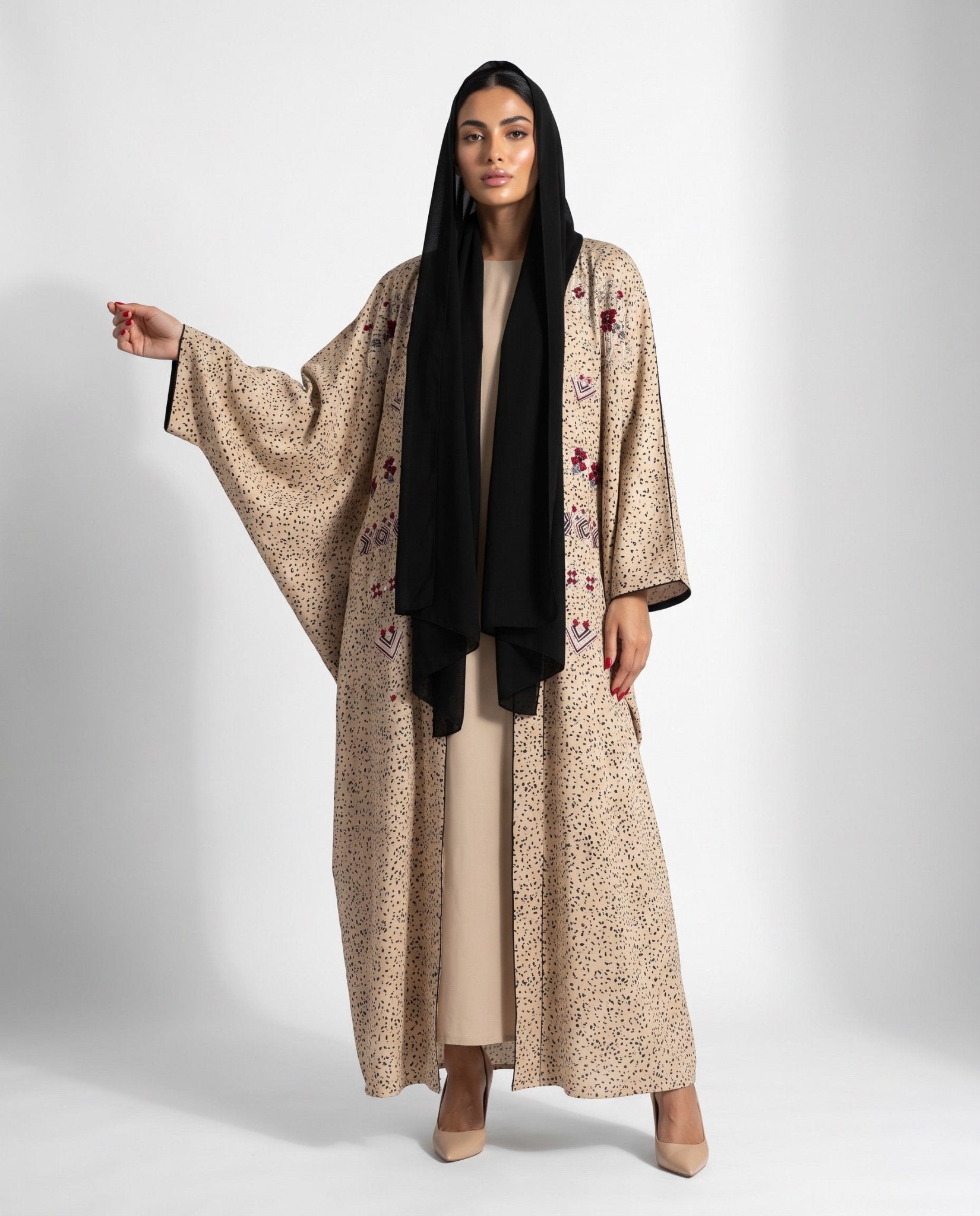 M0897 - Beige Cotton Abaya - KERTA COLLECTION - MIRA Y MANO