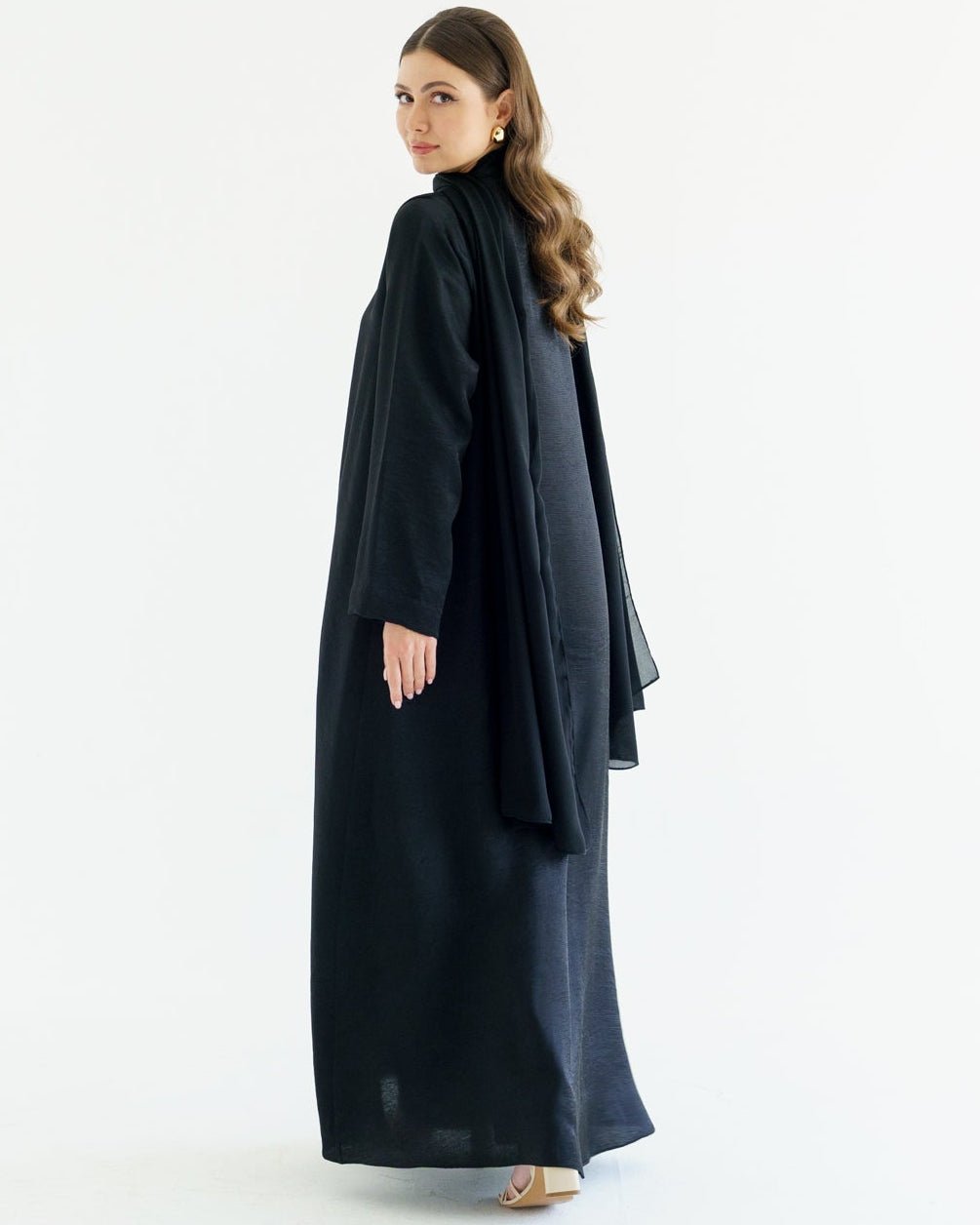 AVA GOLD ABAYA - KHAM - MIRA Y MANO