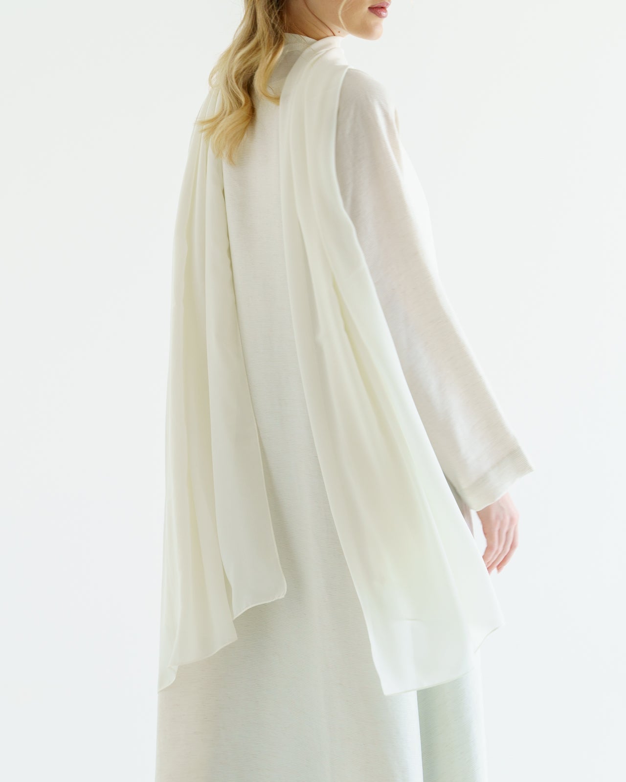 AVA PEARL ABAYA - KHAM - MIRA Y MANO