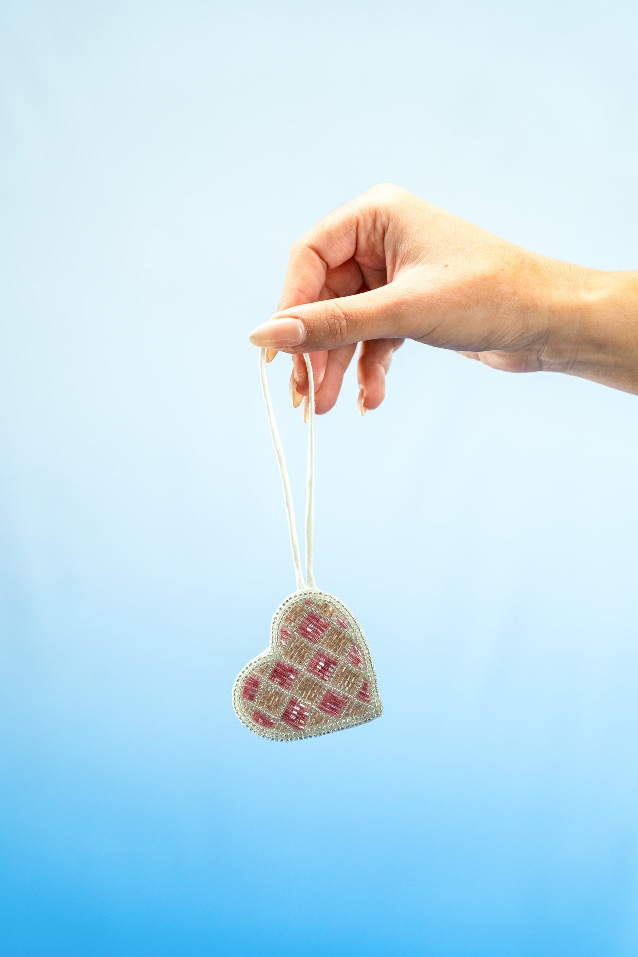 BH - 01 LILAC CHECKERED HEART CHARM - KHAM - MIRA Y MANO