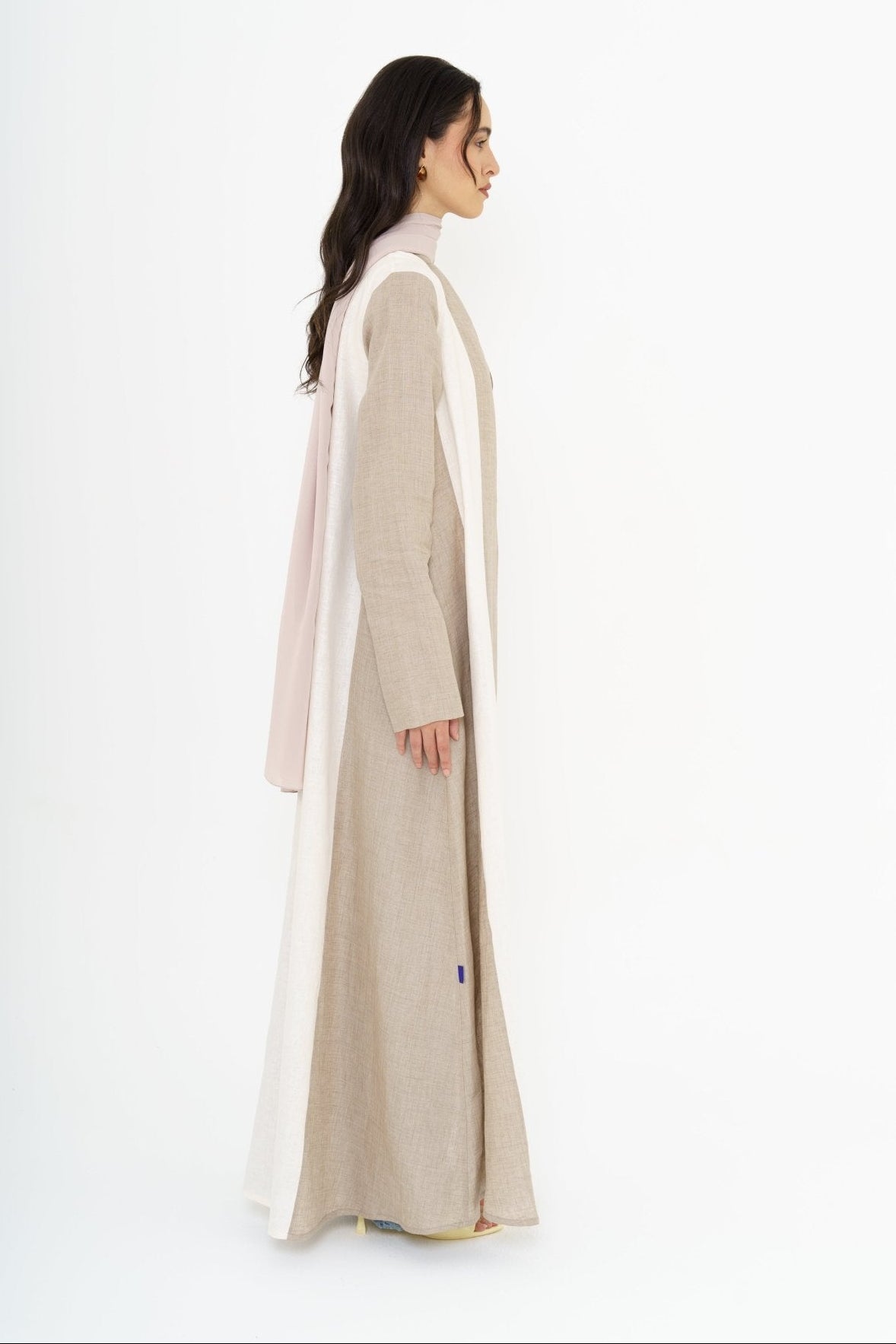 CF - 01 CELESTE FROST ABAYA - KHAM - MIRA Y MANO