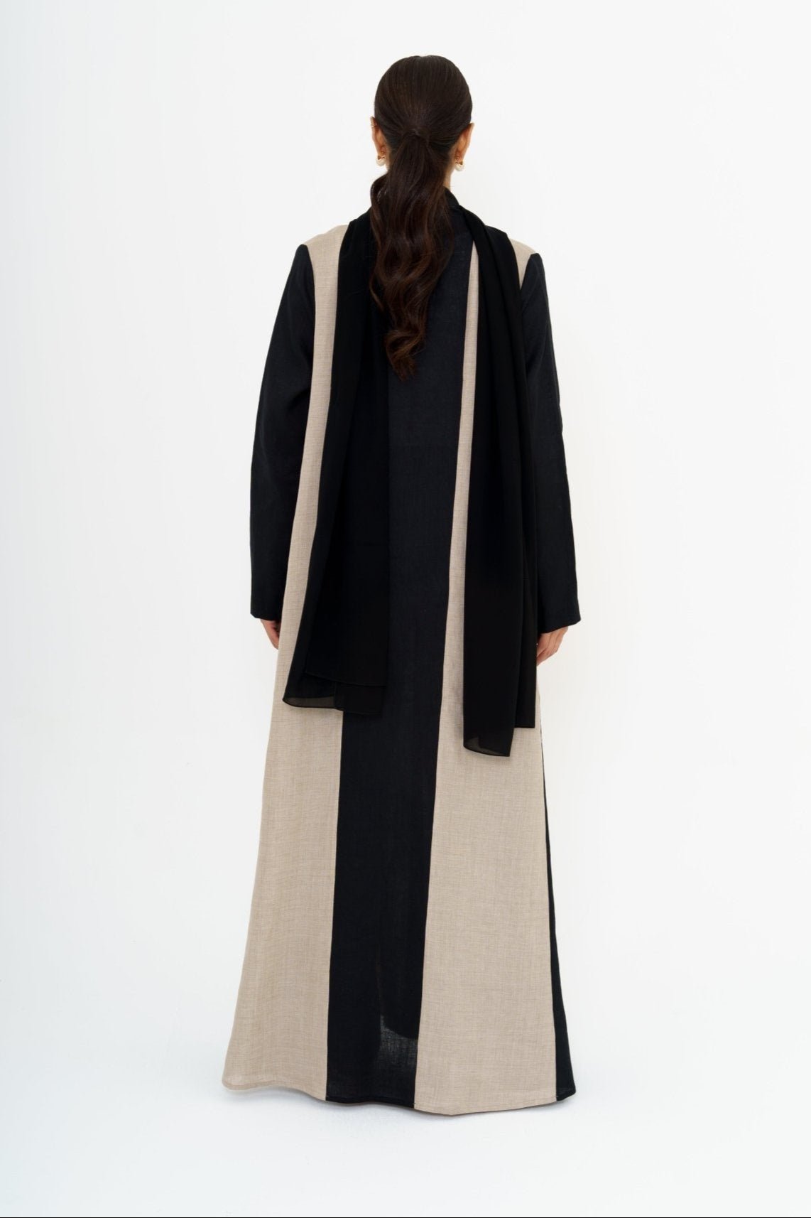 CJ - 01 CELESTE JET ABAYA - KHAM - MIRA Y MANO