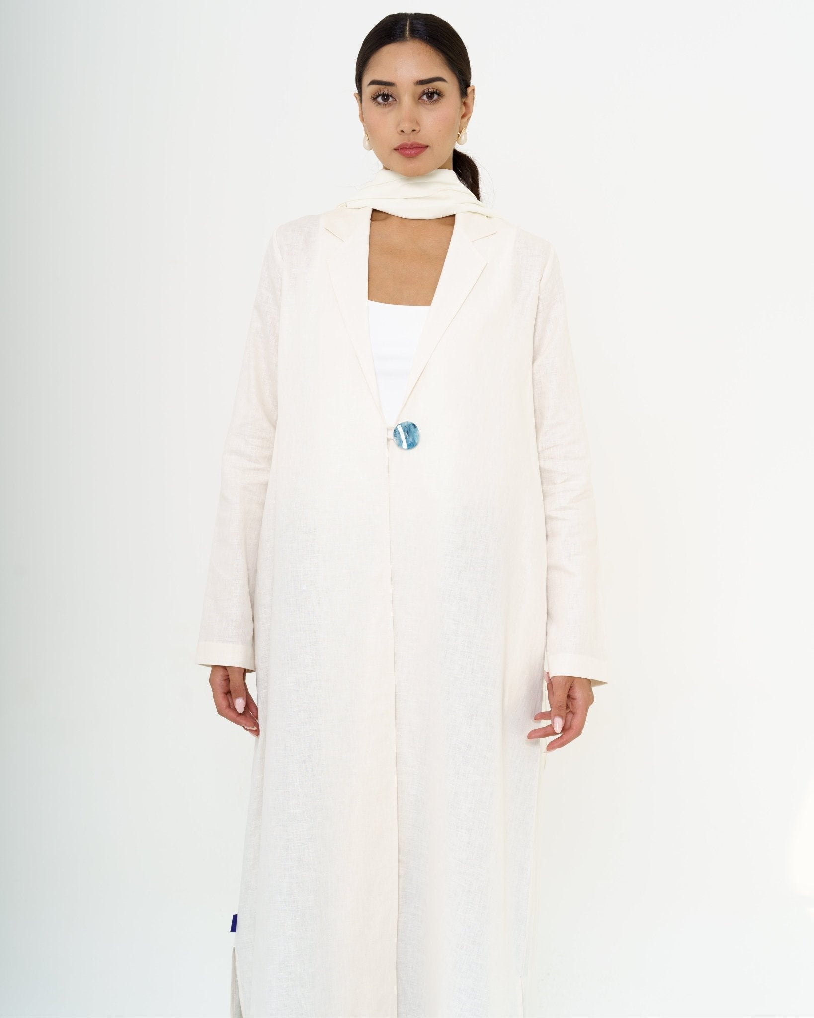 ELLIANA DAISY ABAYA - KHAM - MIRA Y MANO