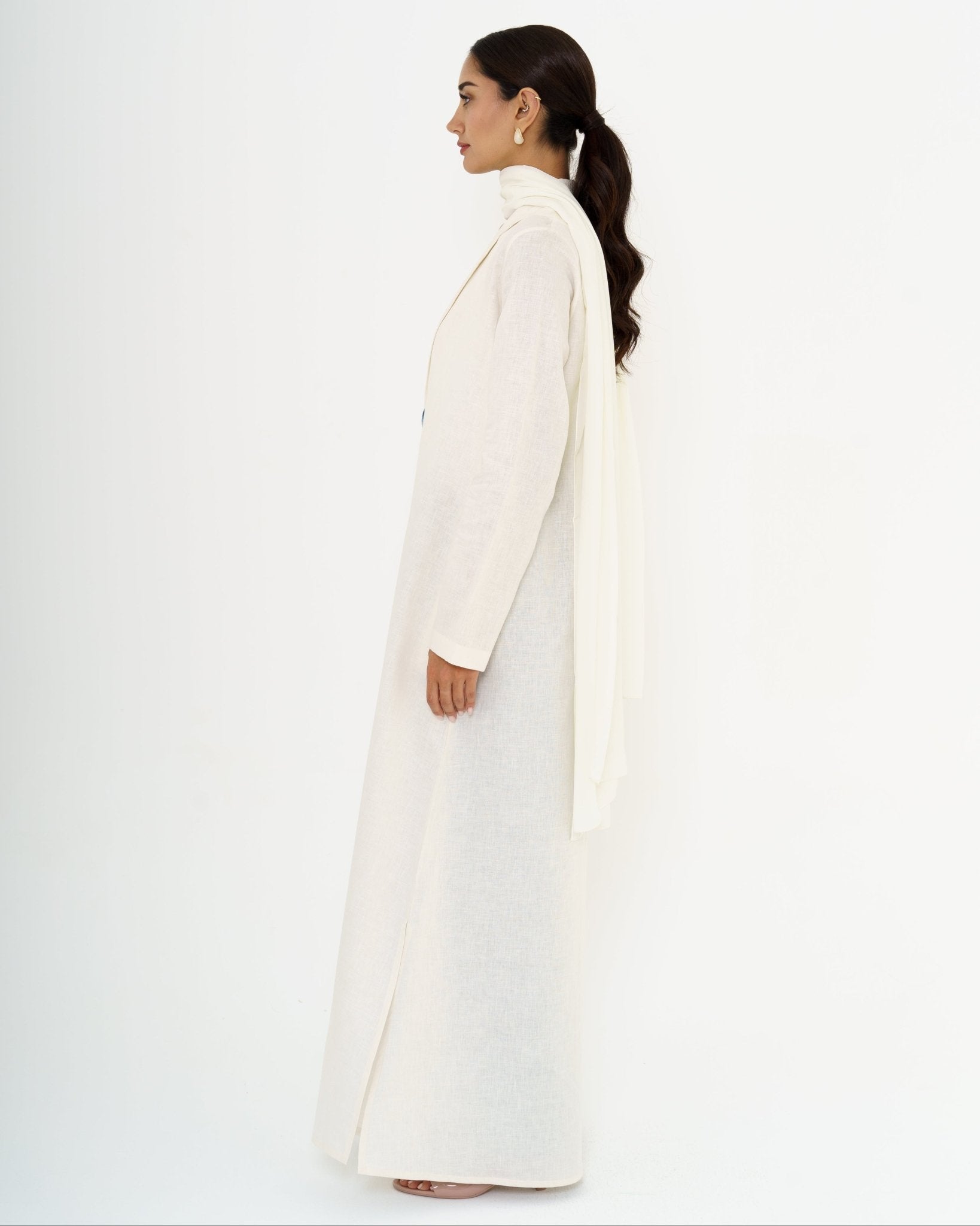 ELLIANA DAISY ABAYA - KHAM - MIRA Y MANO