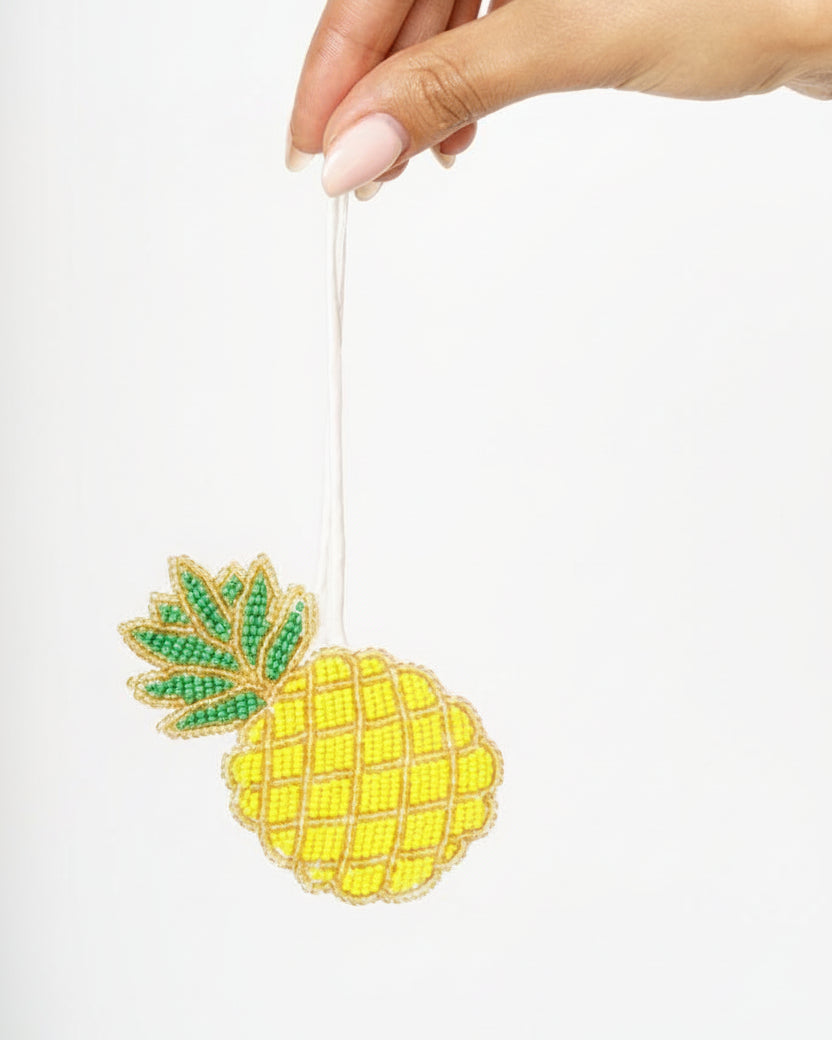 PC - 01 PINE CHARM CHARM - KHAM - MIRA Y MANO