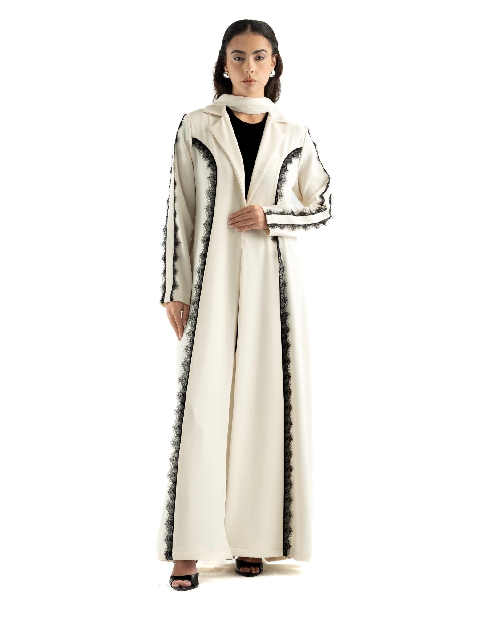 REEN DAISY ABAYA - KHAM - MIRA Y MANO