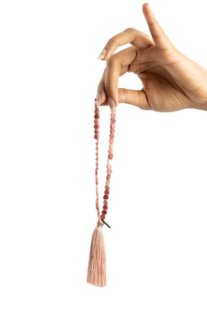 TC - 01 TASSEL CHARM - KHAM - MIRA Y MANO