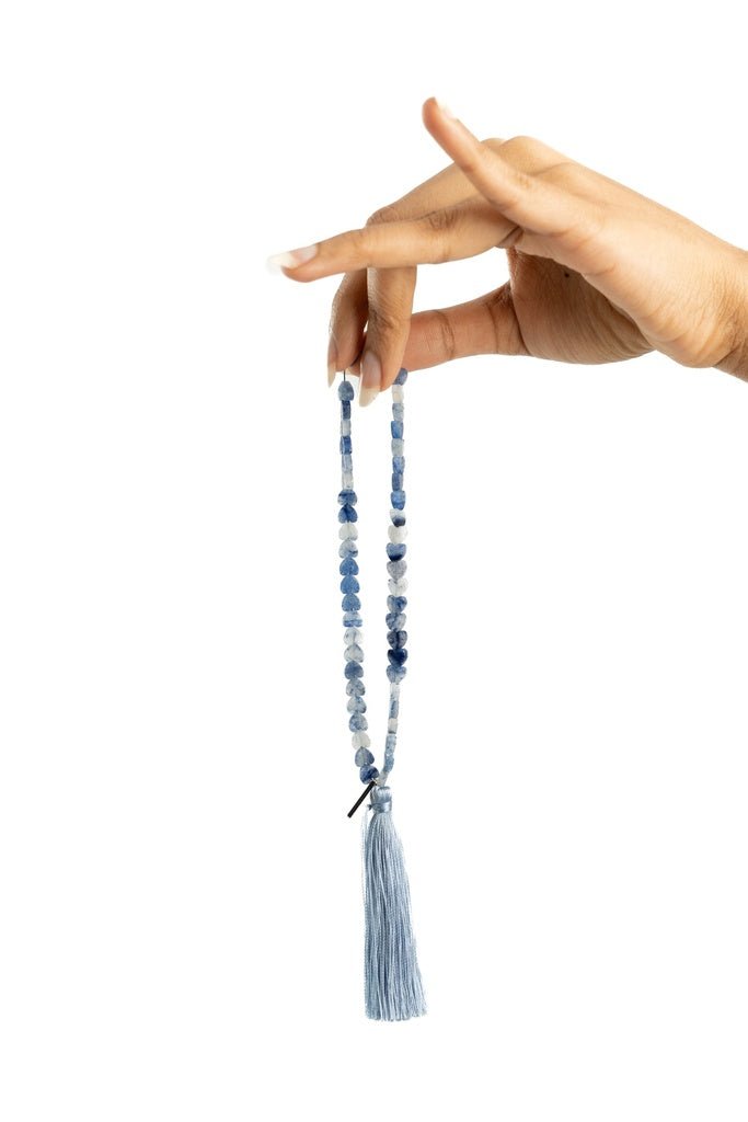 TC - 05 TASSEL CHARM - KHAM - MIRA Y MANO