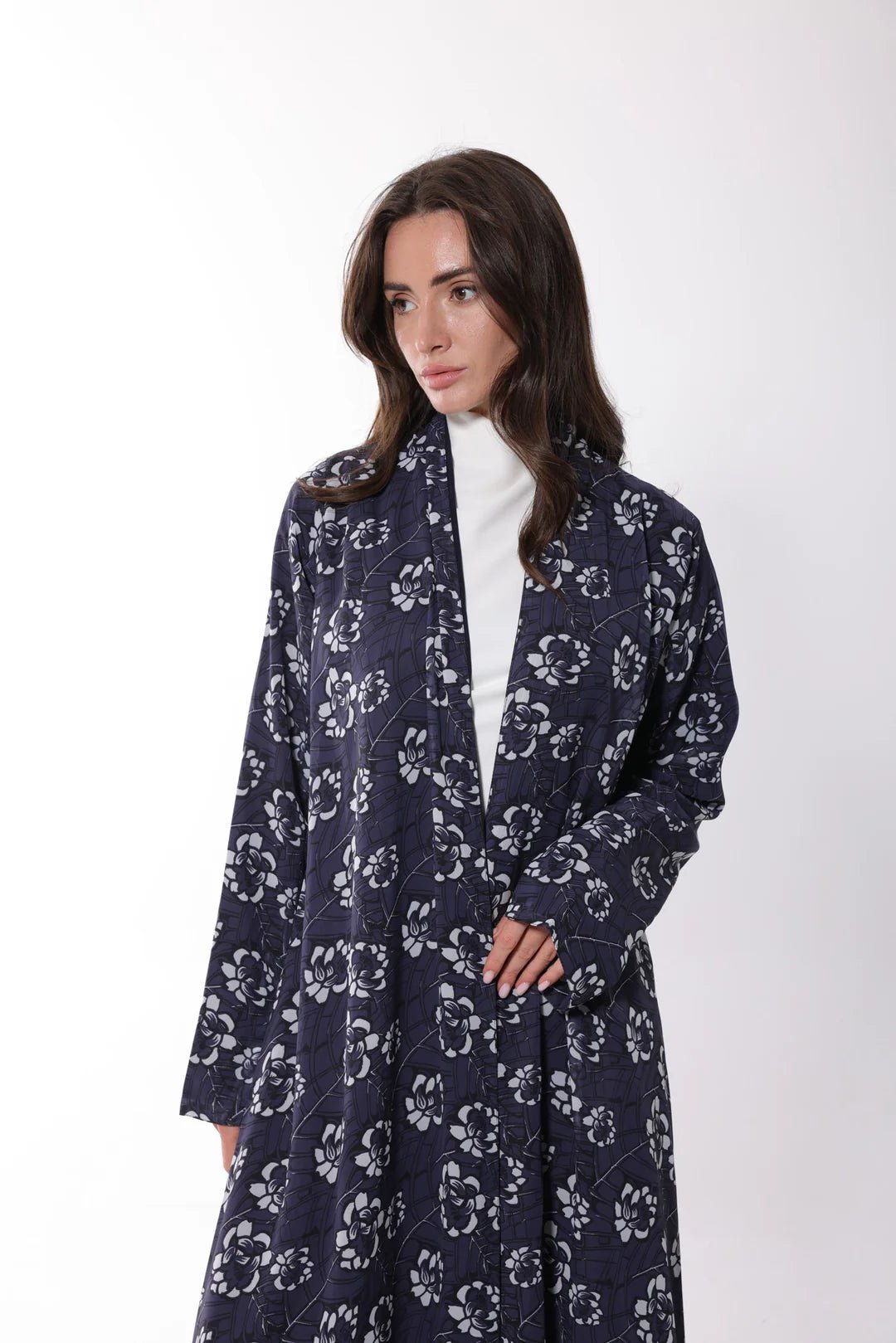 MOONLIT BLOOM ABAYA - LA SOIIE - MIRA Y MANO