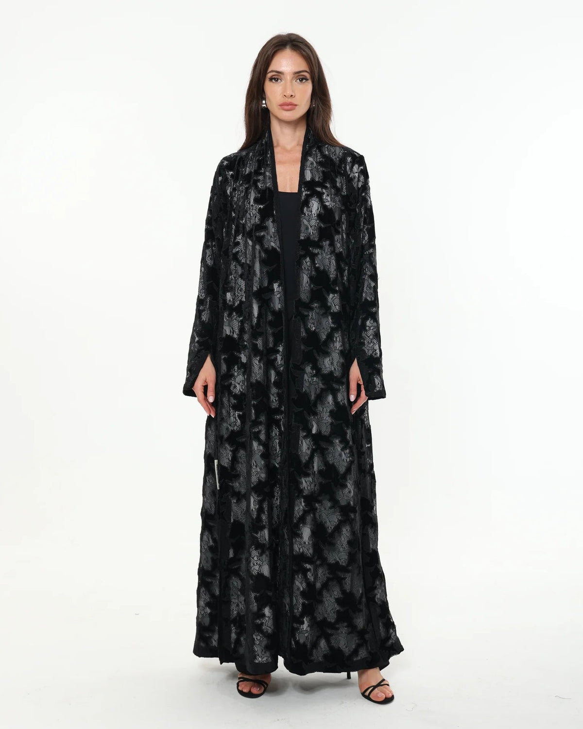 S 093 - Black Velvet Abaya - MIRA Y MANO