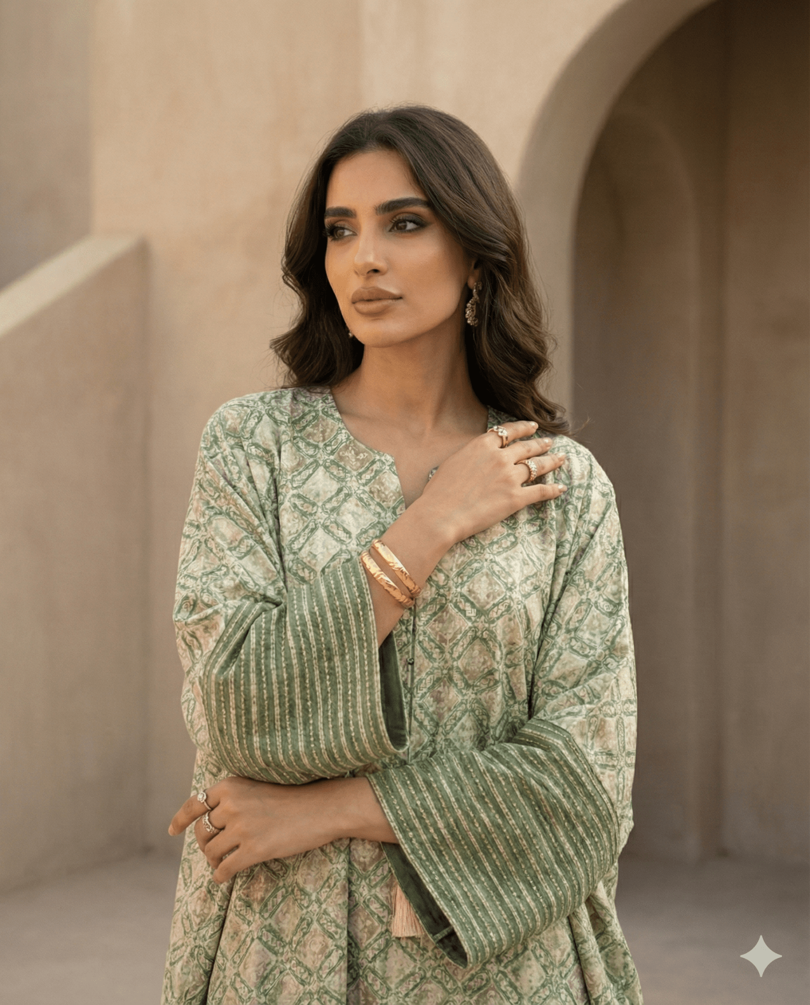 SS25 LSSJ07 JALABIAH - LA SOIIE - MIRA Y MANO