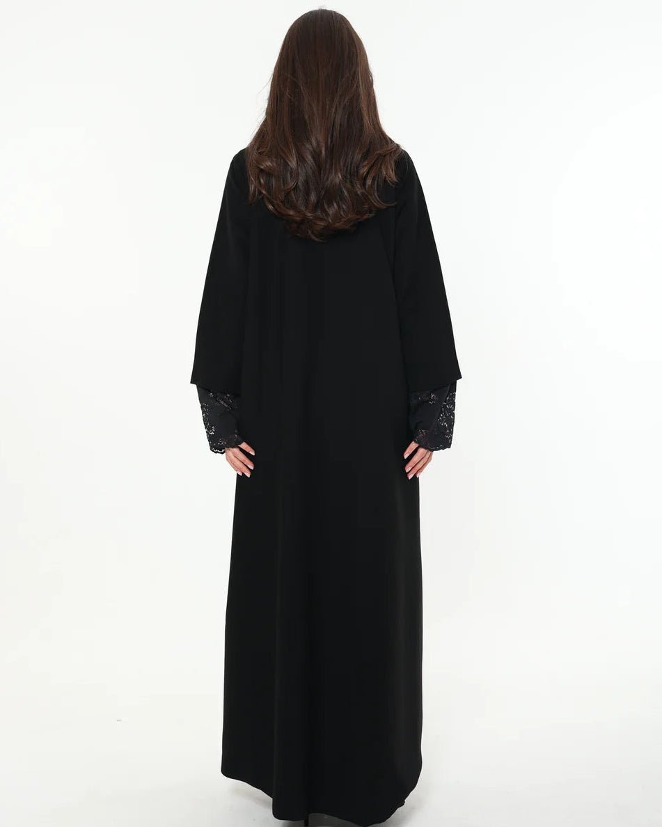 TIMELESS LESS ABAYA - LA SOIIE - MIRA Y MANO
