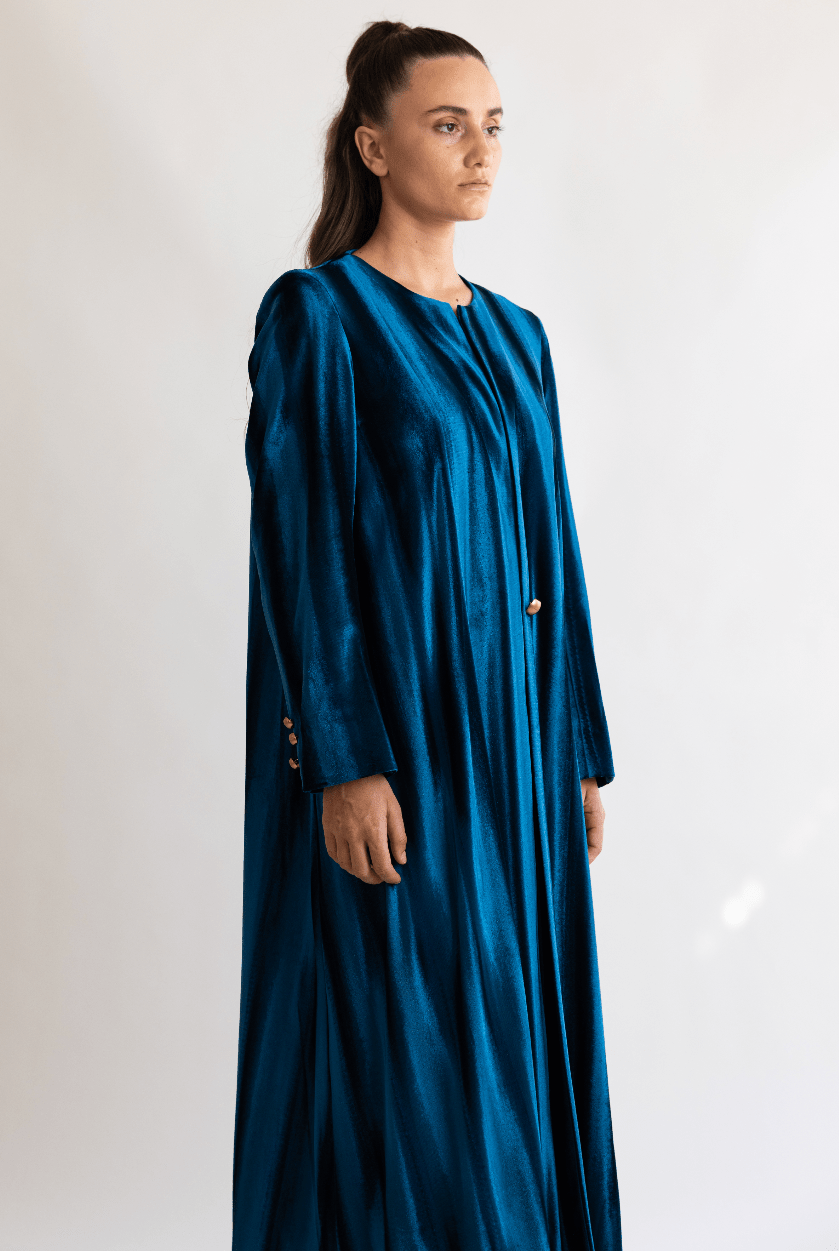 LA01131 - BL ABAYA - LAILA AL AWADHI - MIRA Y MANO