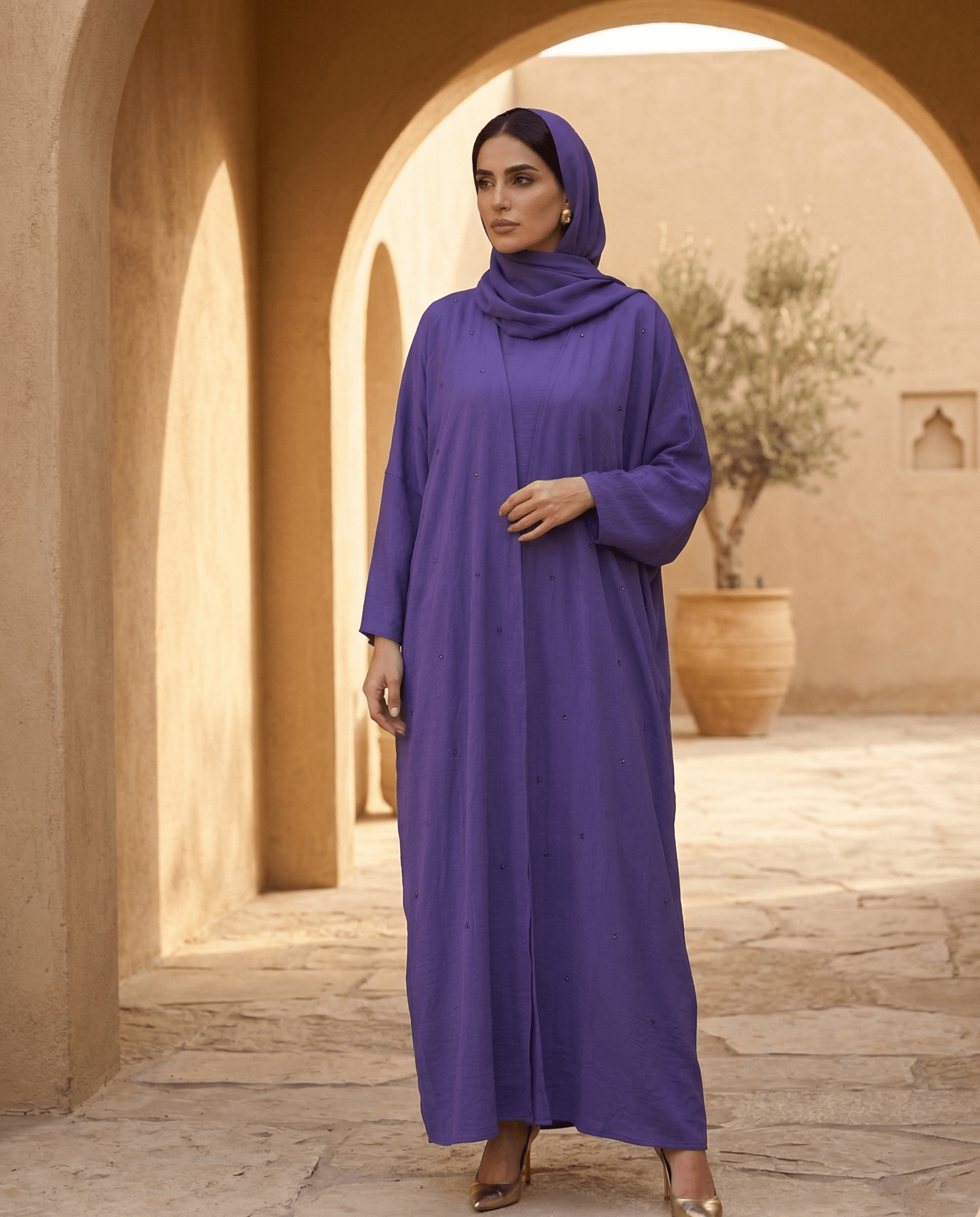 LA01149 - PU ABAYA - LAILA AL AWADHI - MIRA Y MANO