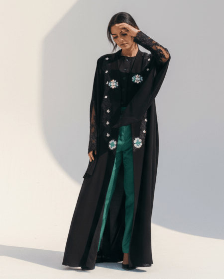 LA01162-BL ABAYA - LAILA AL AWADHI - MIRA Y MANO