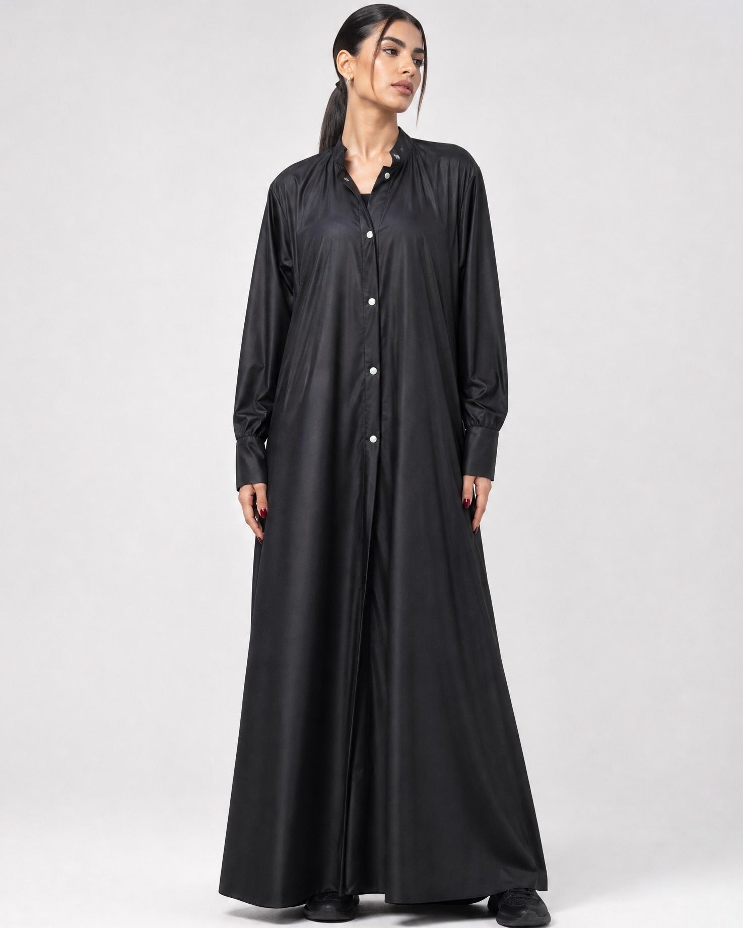 LA01193-BK – Black Polyester Abaya - LAILA AL AWADHI - MIRA Y MANO
