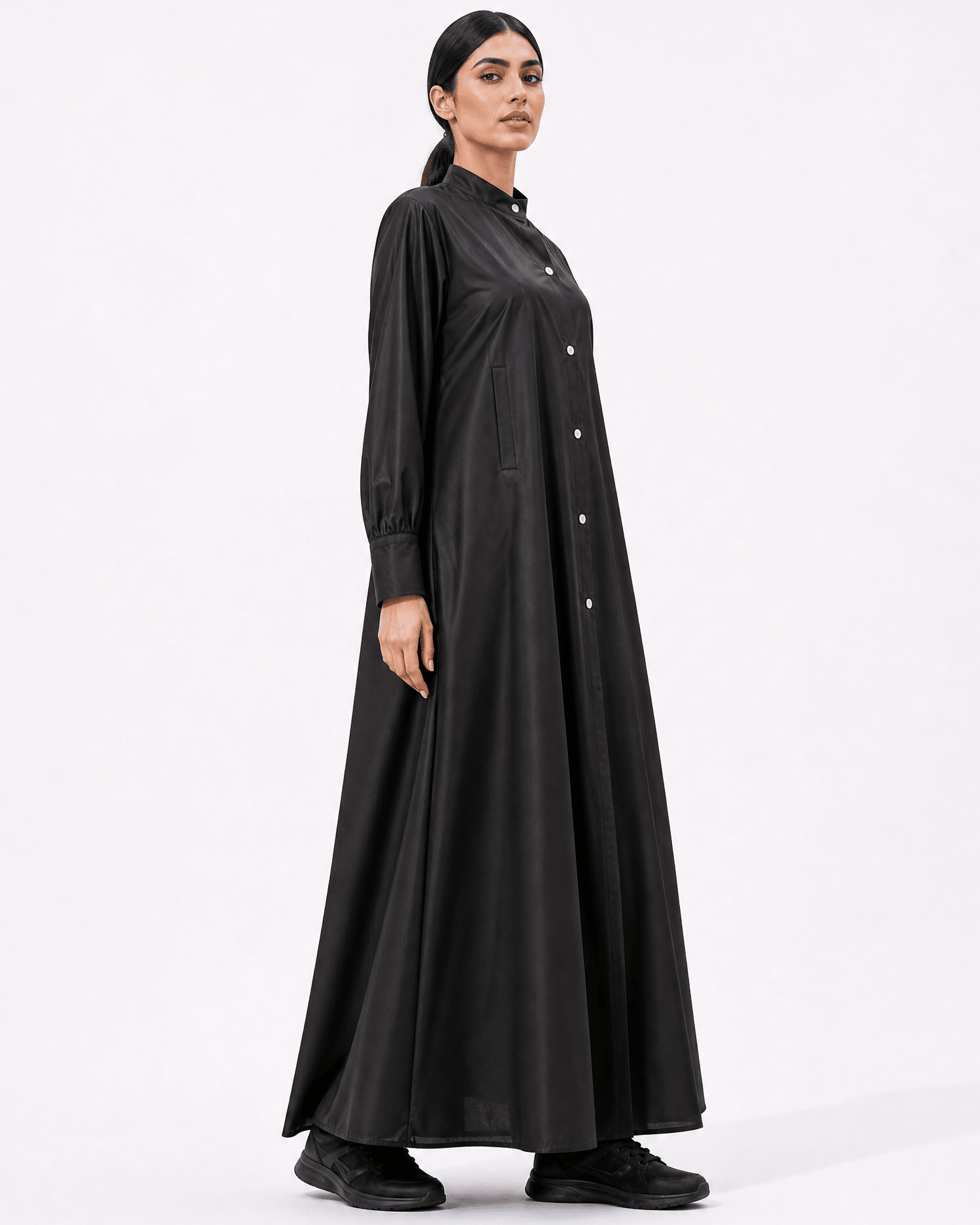 LA01193-BK – Black Polyester Abaya - LAILA AL AWADHI - MIRA Y MANO