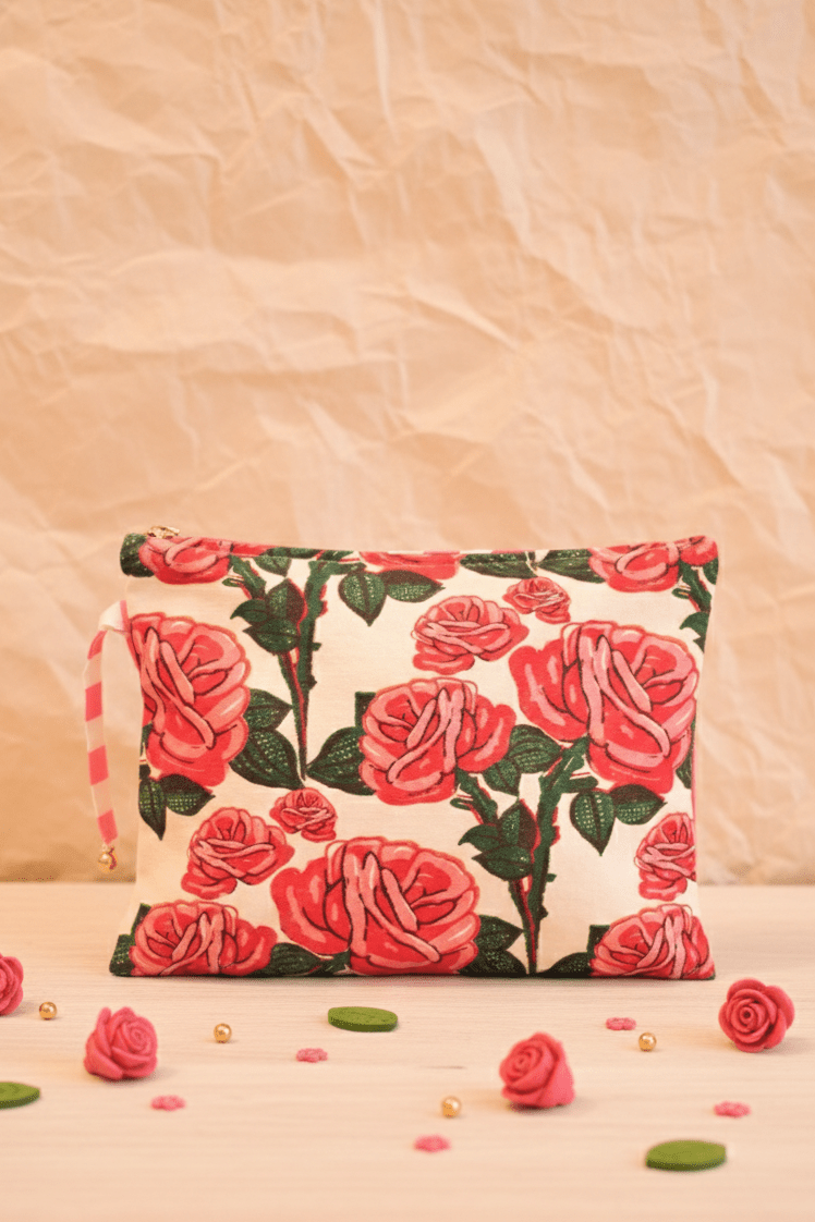 LAYERSNKASS24 - 014 CLUTCH - LAYERS - NKA - MIRA Y MANO