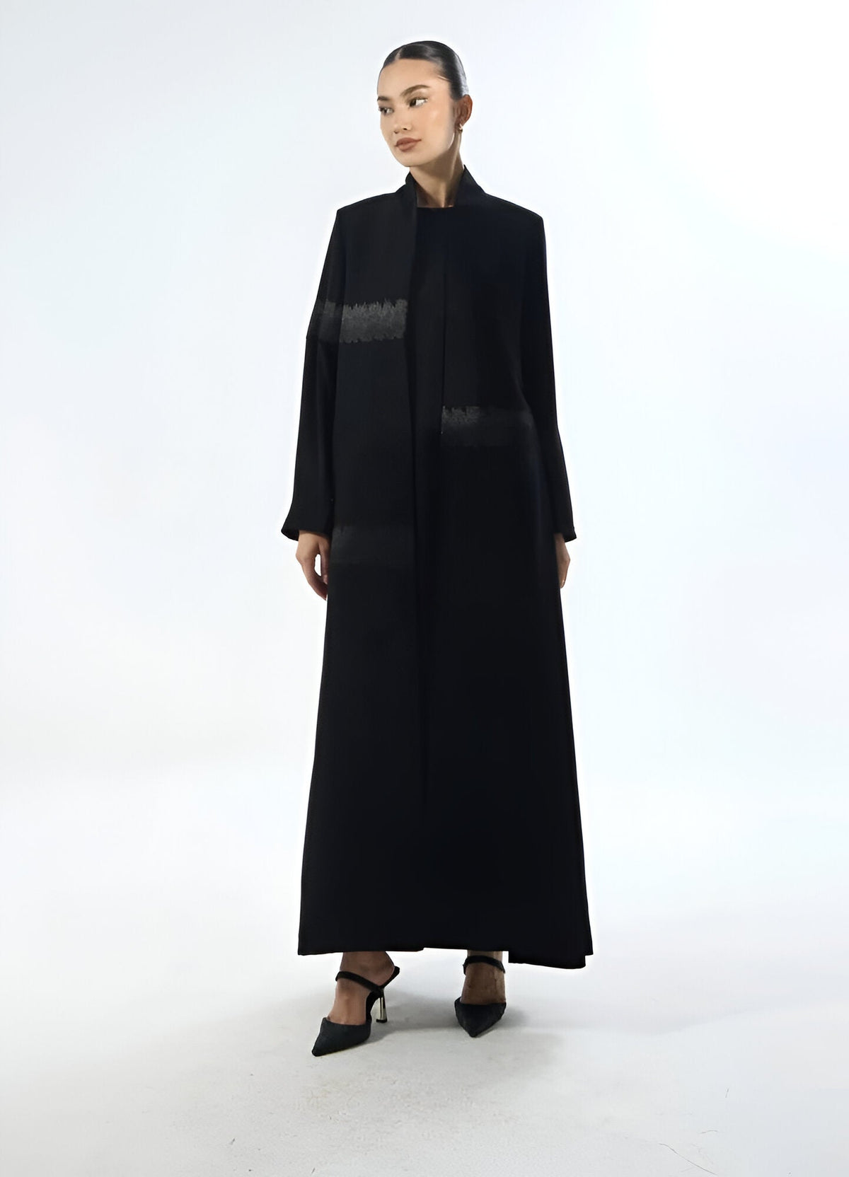 LE004 - BK ABAYA SET - MIRA Y MANO