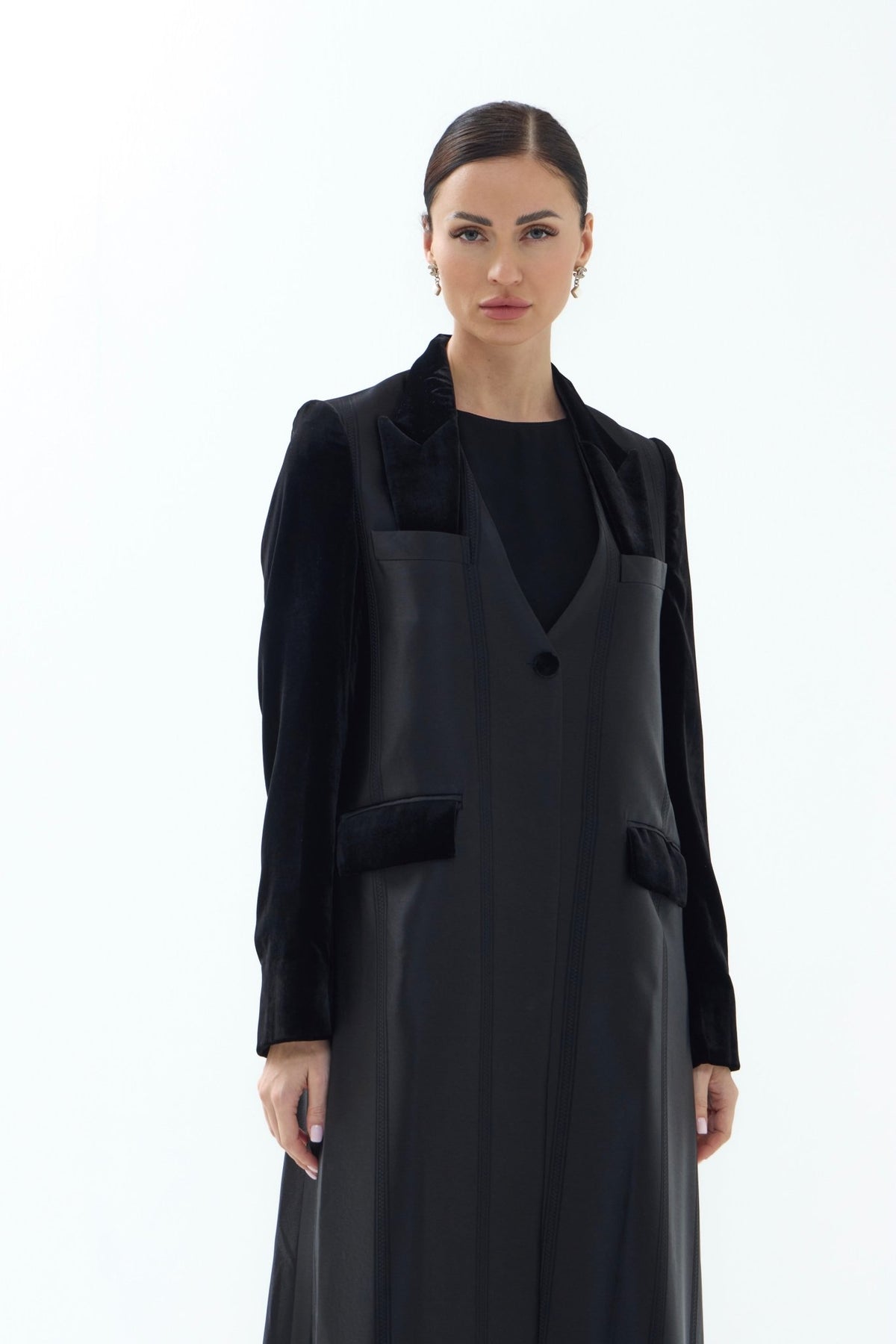 LE005 - BK ABAYA SET - MIRA Y MANO