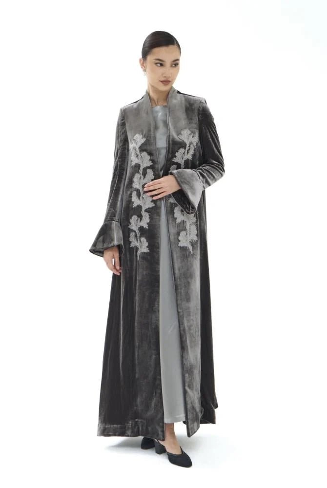 LE006 - DG - A ABAYA - LEGACY - MIRA Y MANO