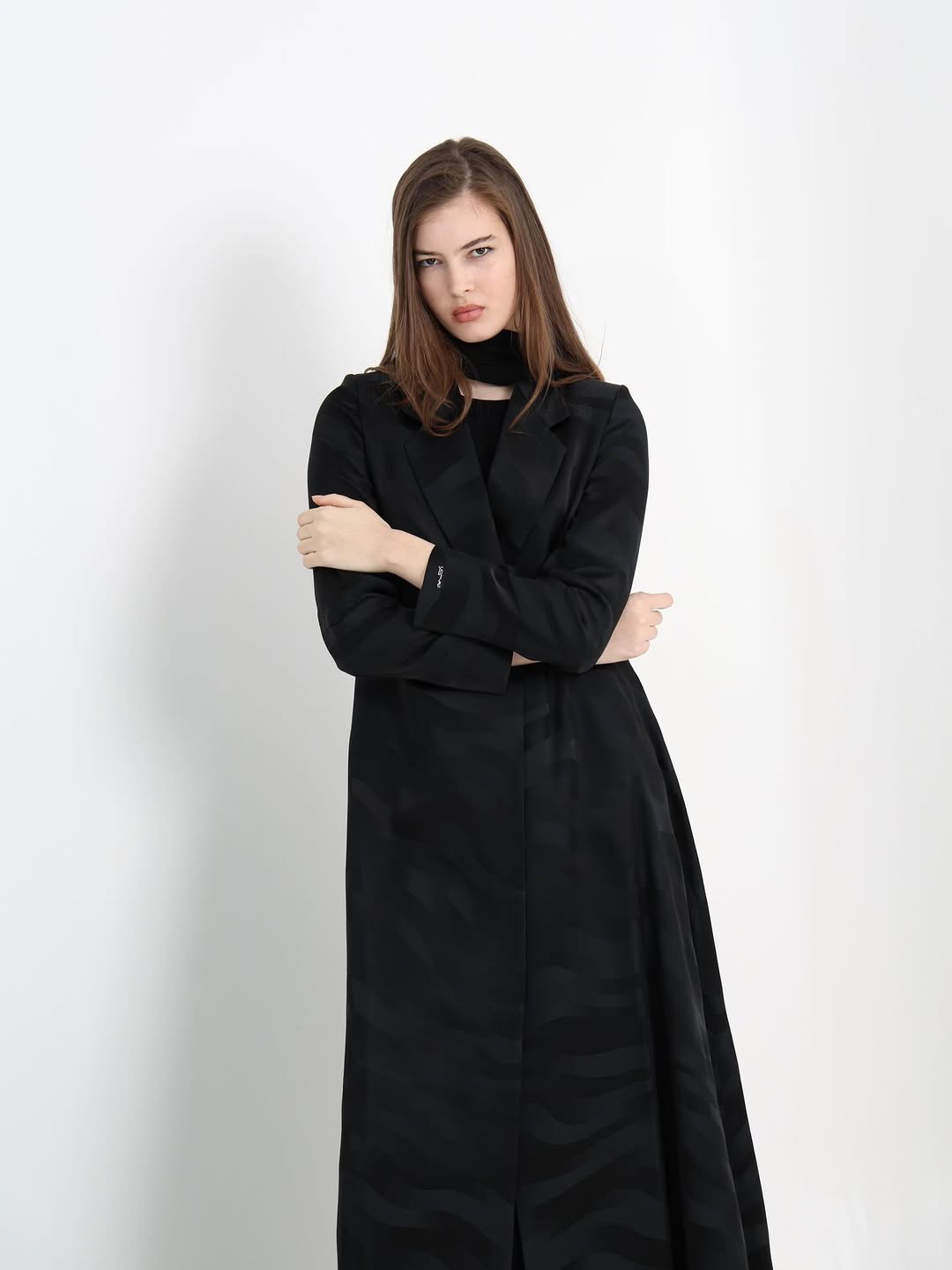 LE009 - BK ABAYA - LEGACY - MIRA Y MANO