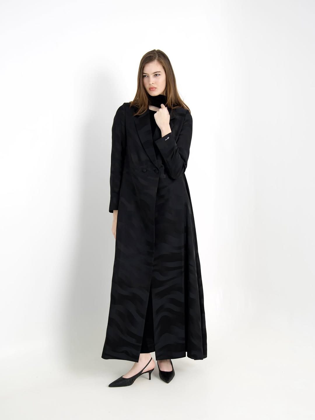 LE009 - BK ABAYA - LEGACY - MIRA Y MANO