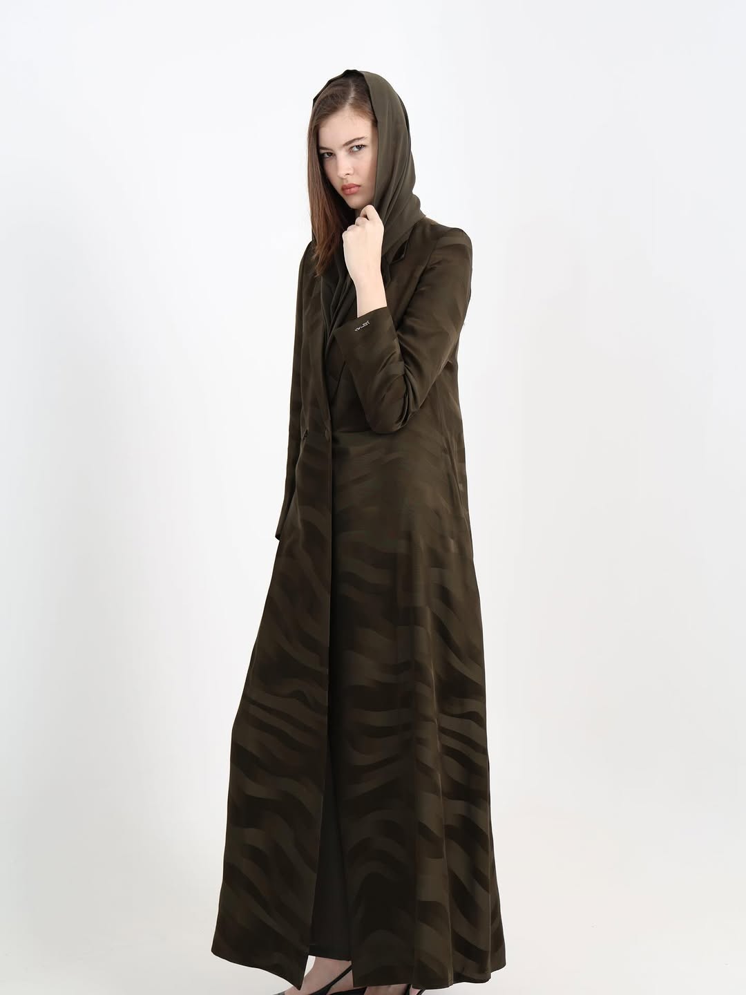 LE009 - OD ABAYA - LEGACY - MIRA Y MANO