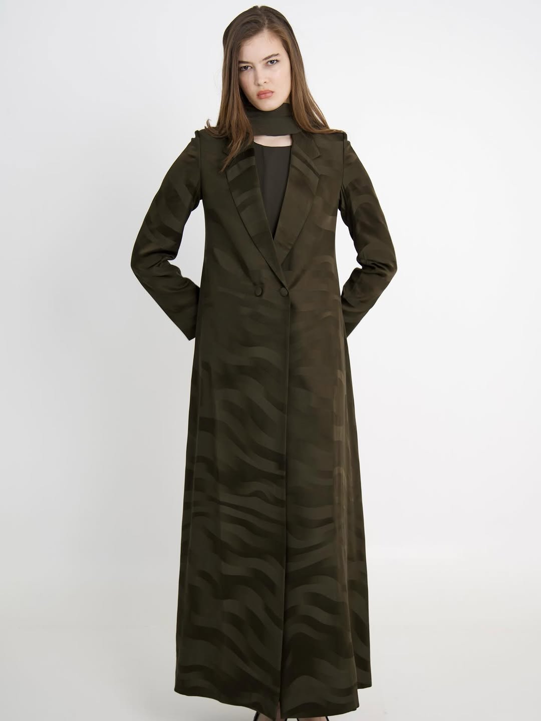 LE009 - OD ABAYA - LEGACY - MIRA Y MANO