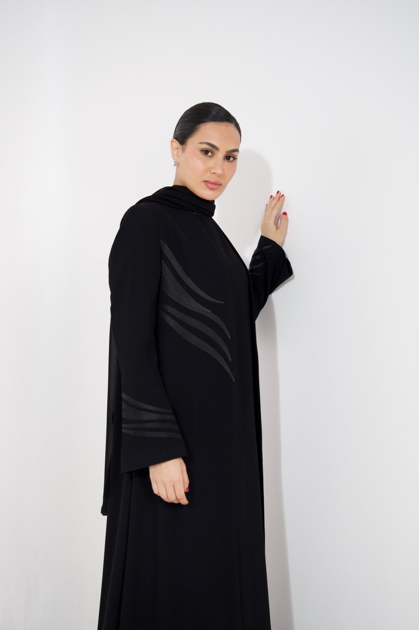 LE012 - BK ABAYA - LEGACY - MIRA Y MANO