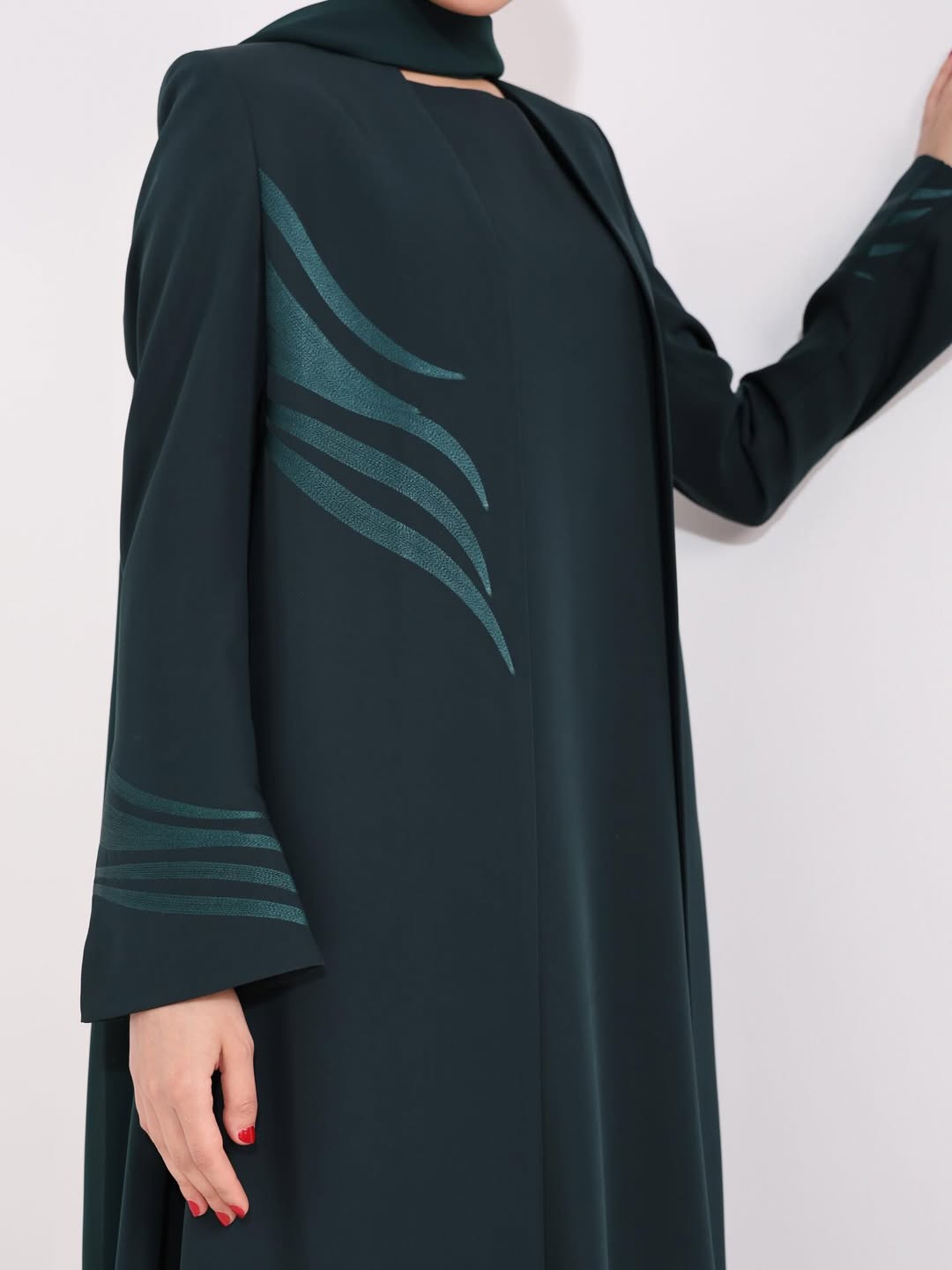 LE012 - DG ABAYA - LEGACY - MIRA Y MANO