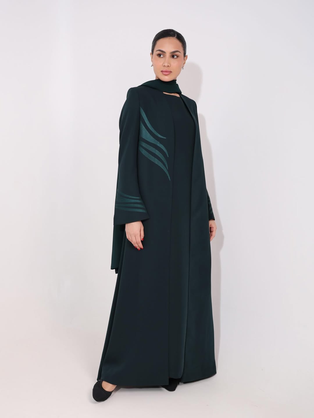 LE012 - DG ABAYA - LEGACY - MIRA Y MANO