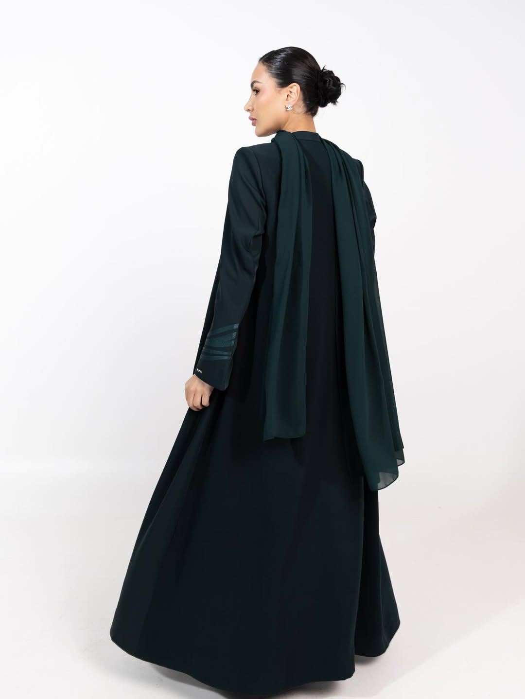 LE012 - DG ABAYA - LEGACY - MIRA Y MANO