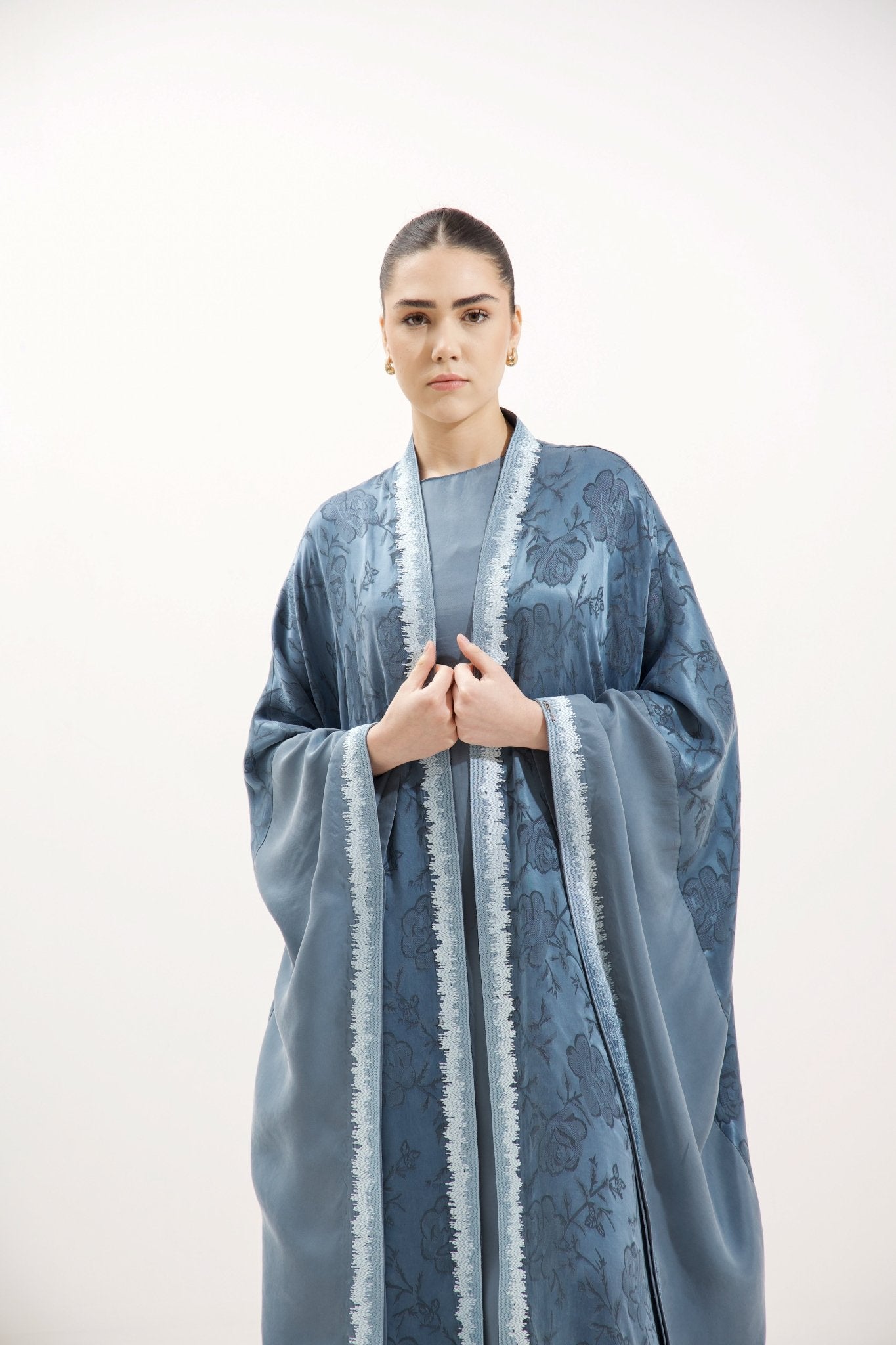 LE014 - BL ABAYA SET - LEGACY - MIRA Y MANO
