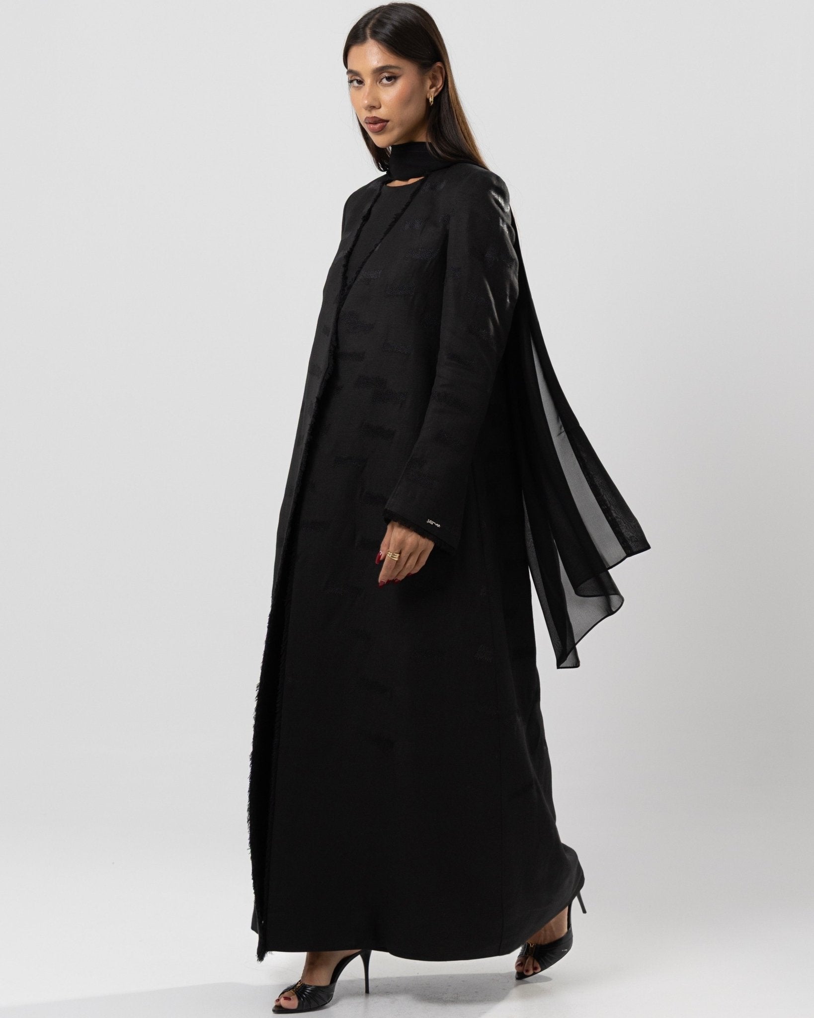 LE015 - BK ABAYA SET - LEGACY - MIRA Y MANO