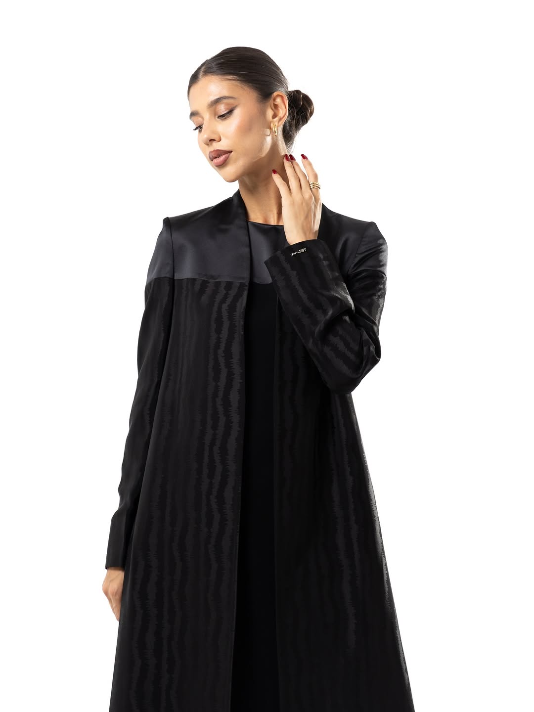 LE016 - BK ABAYA SET - LEGACY - MIRA Y MANO