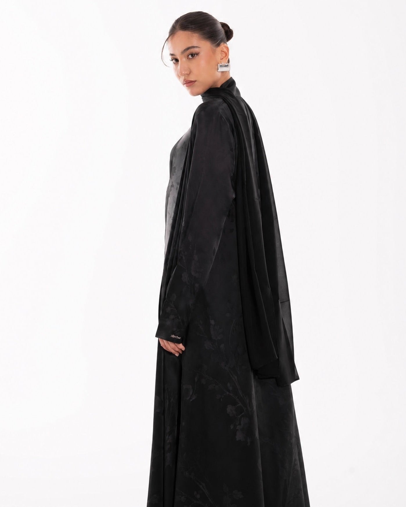 LE019-BK ABAYA SET - LEGACY - MIRA Y MANO