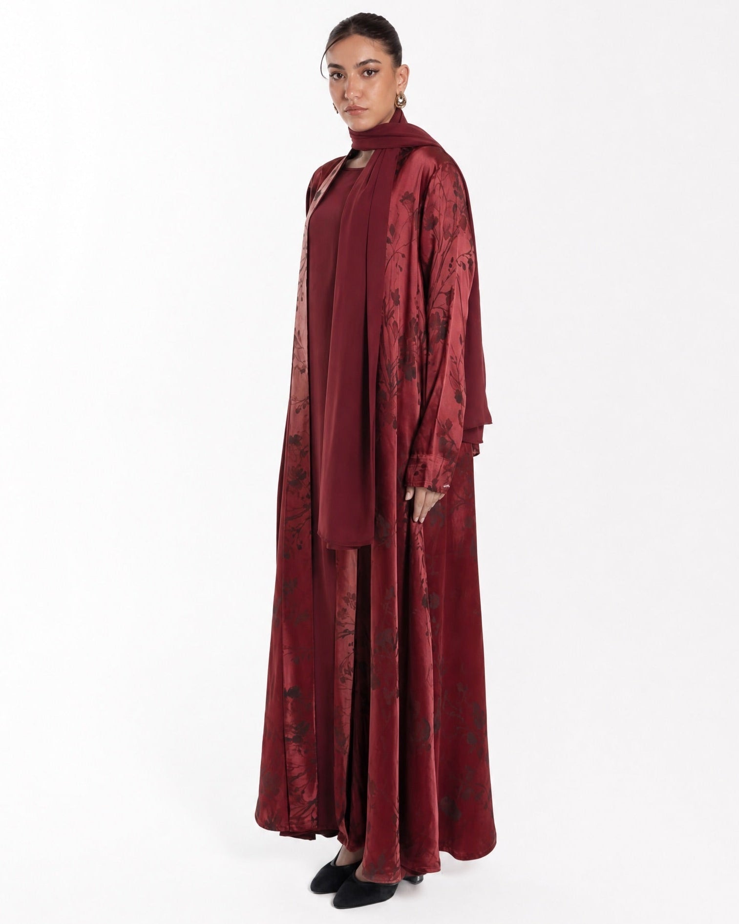 LE019-RD ABAYA SET - LEGACY - MIRA Y MANO