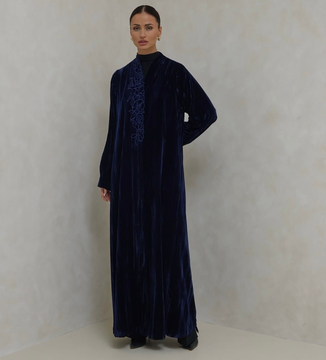 VEL - 01 - 01 ABAYA - LELAS ABAYAS - MIRA Y MANO