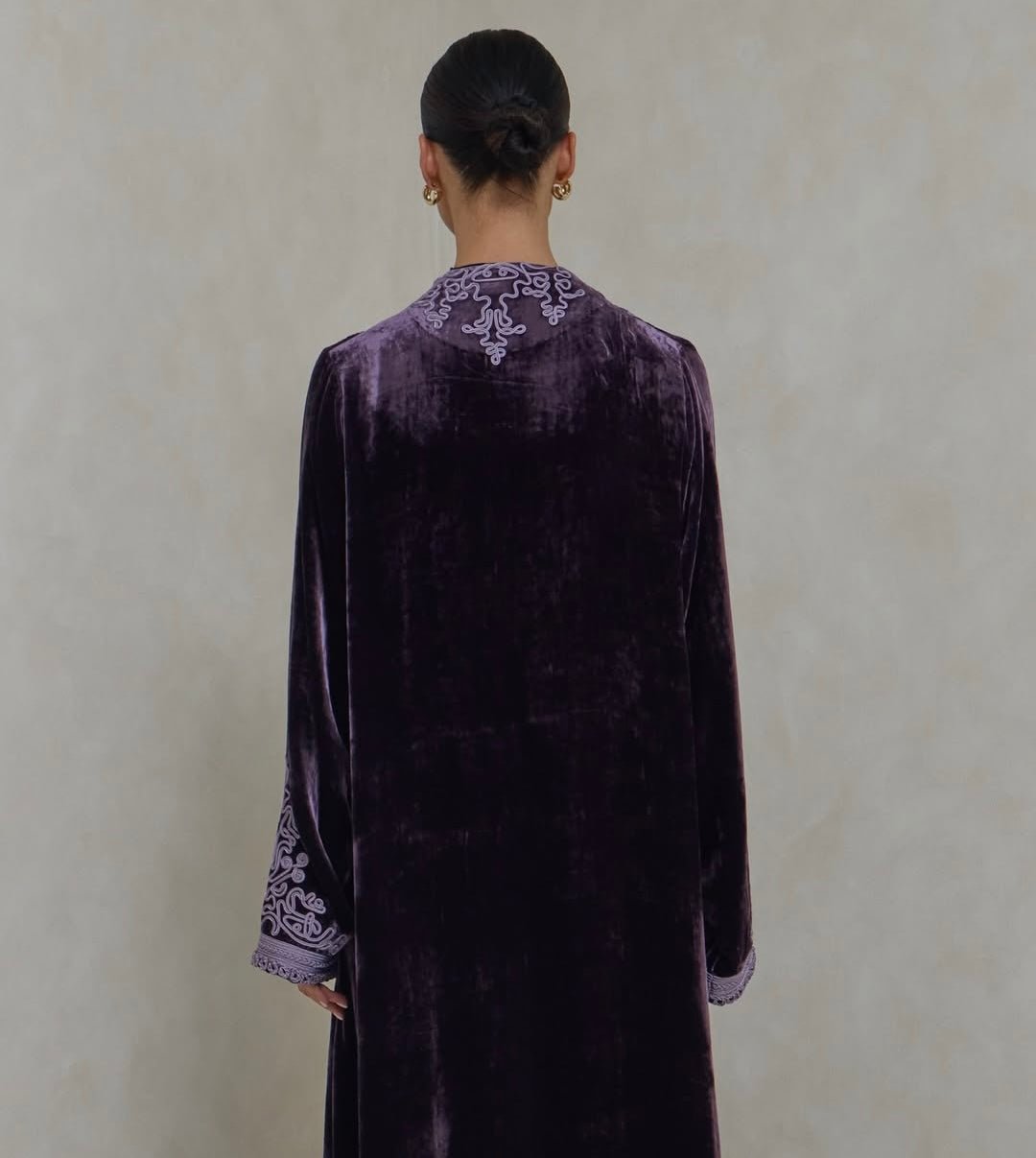 VEL - 02 - 03 ABAYA - LELAS ABAYAS - MIRA Y MANO