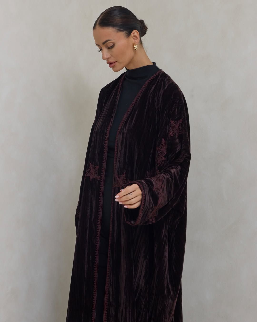 VEL - 07 - 01 ABAYA - LELAS ABAYAS - MIRA Y MANO