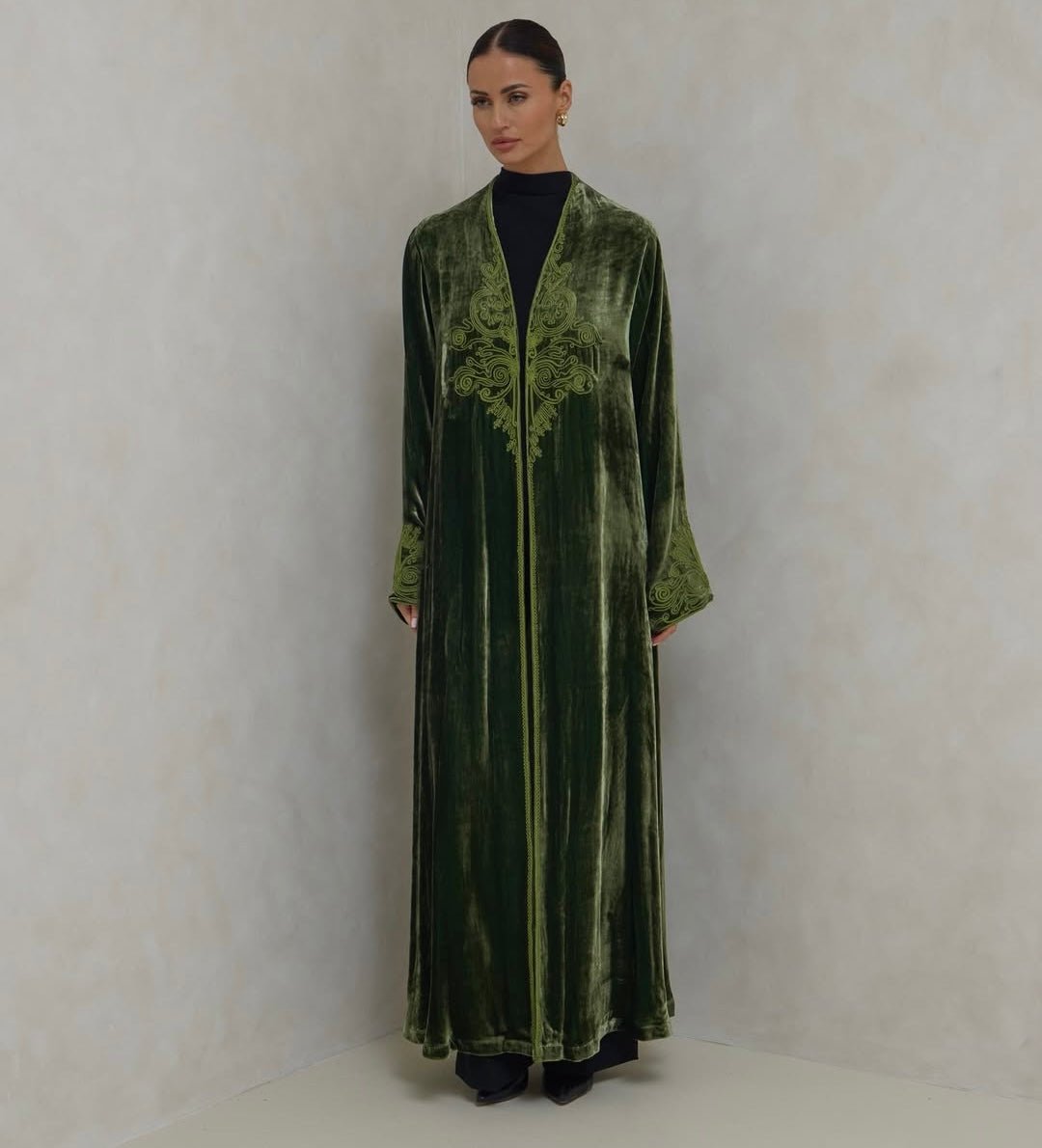 VEL - 10 - 01 ABAYA - LELAS ABAYAS - MIRA Y MANO