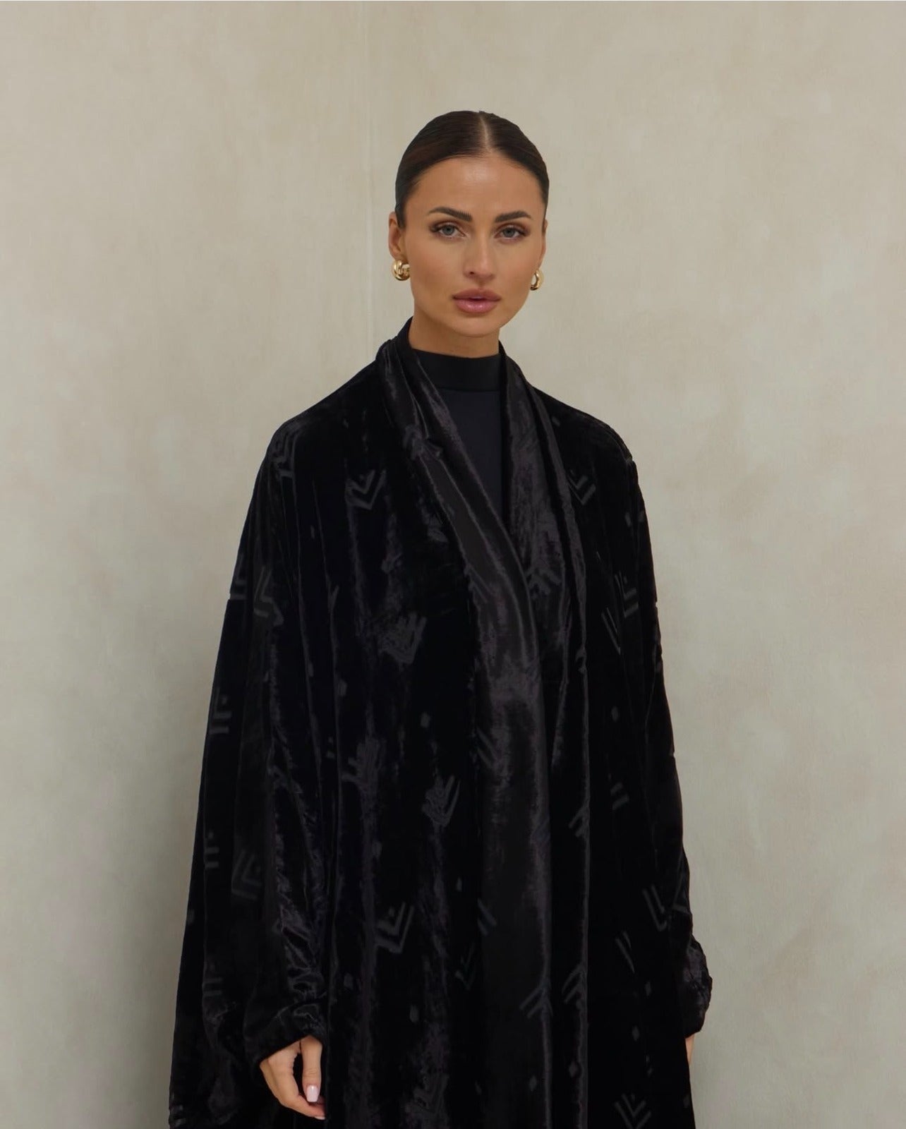 VEL - 11 - 06 ABAYA - LELAS ABAYAS - MIRA Y MANO