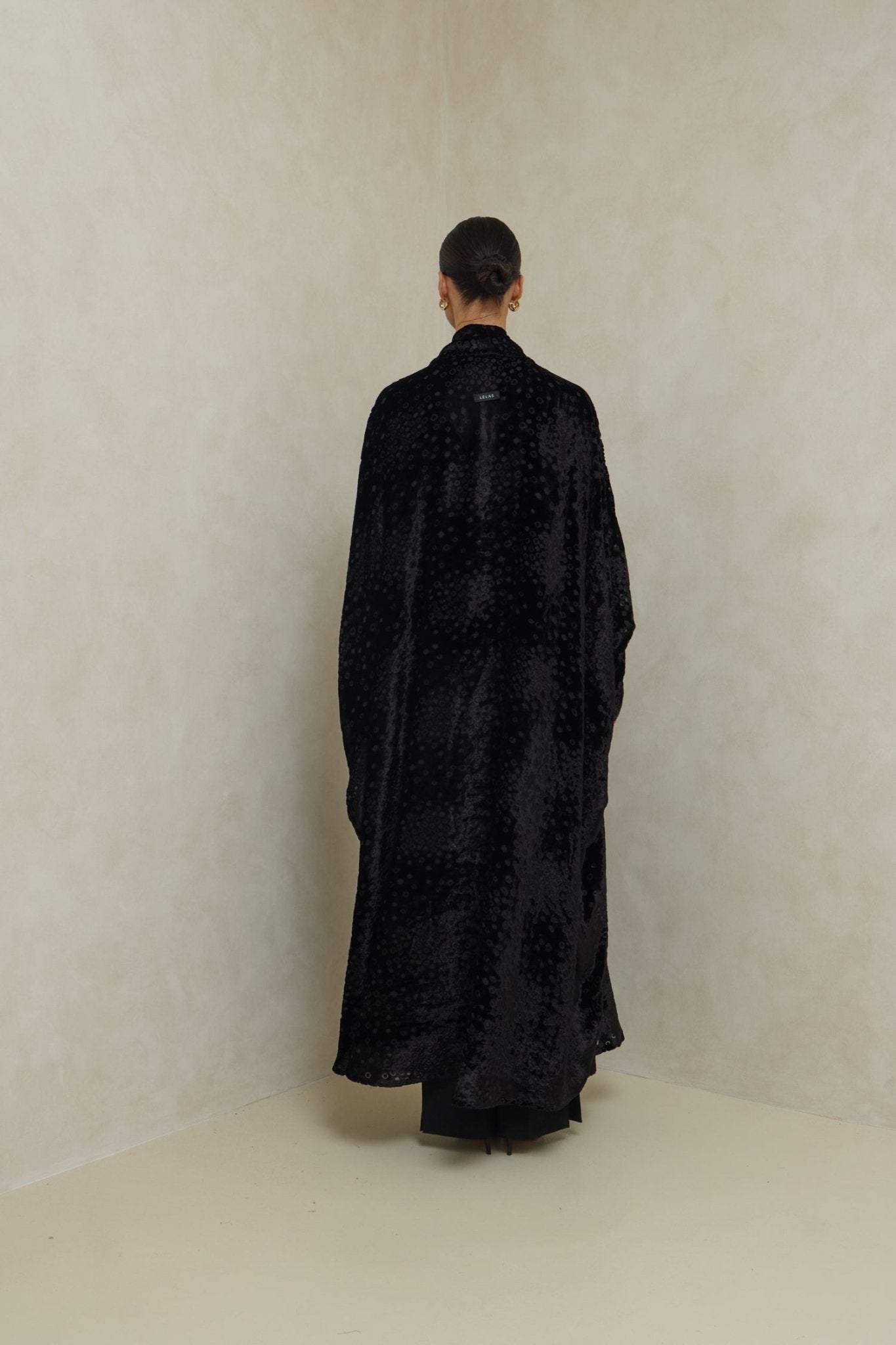 VEL - 12 - 01 ABAYA - LELAS ABAYAS - MIRA Y MANO