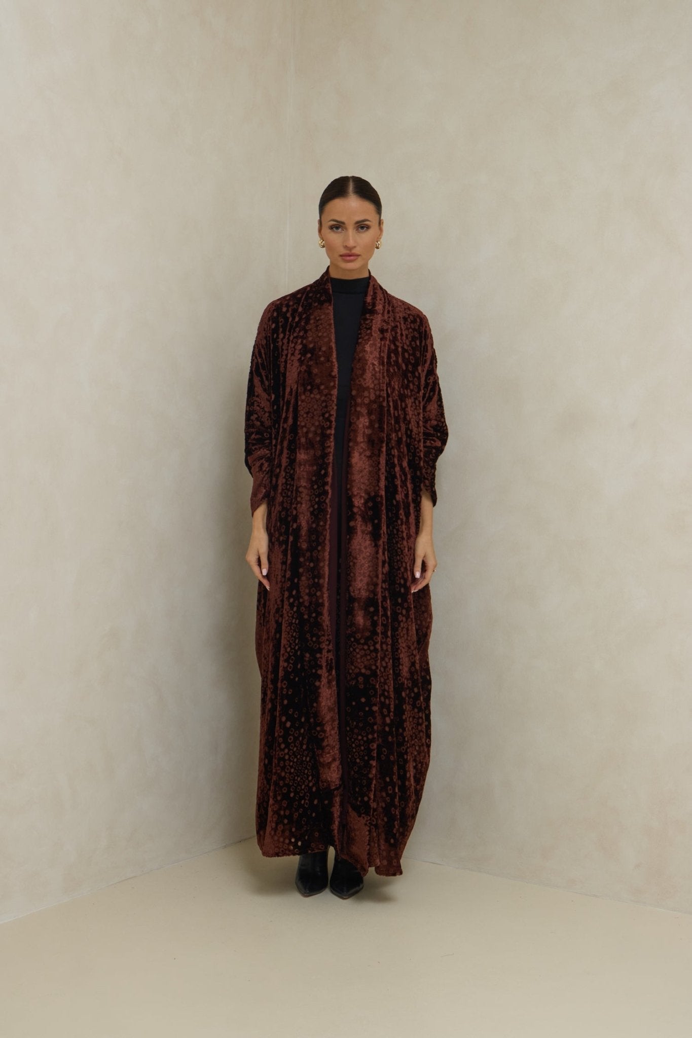 VEL - 12 - 03 ABAYA - LELAS ABAYAS - MIRA Y MANO