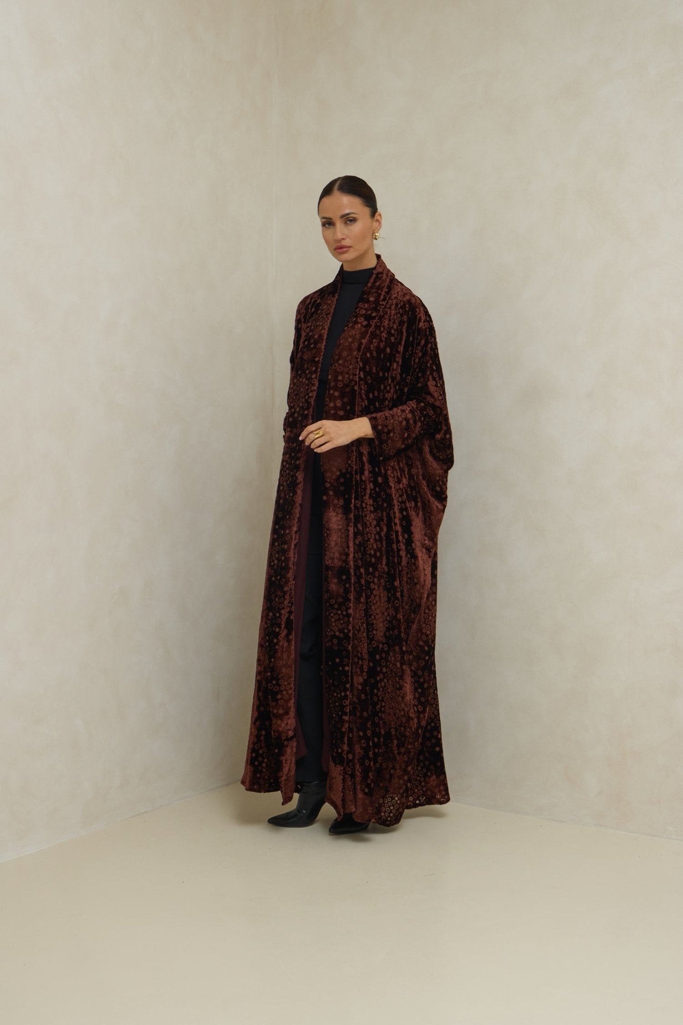 VEL - 12 - 03 ABAYA - LELAS ABAYAS - MIRA Y MANO