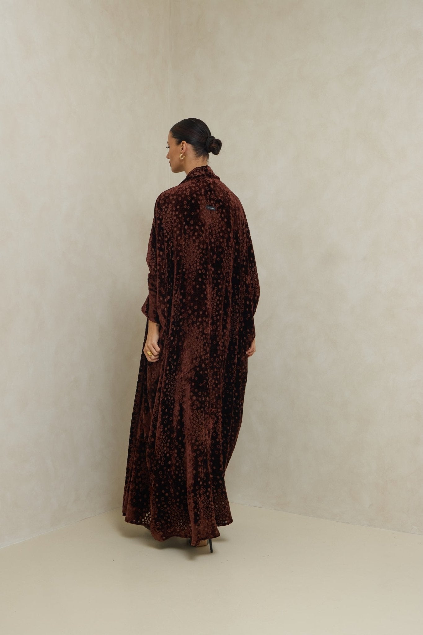 VEL - 12 - 03 ABAYA - LELAS ABAYAS - MIRA Y MANO