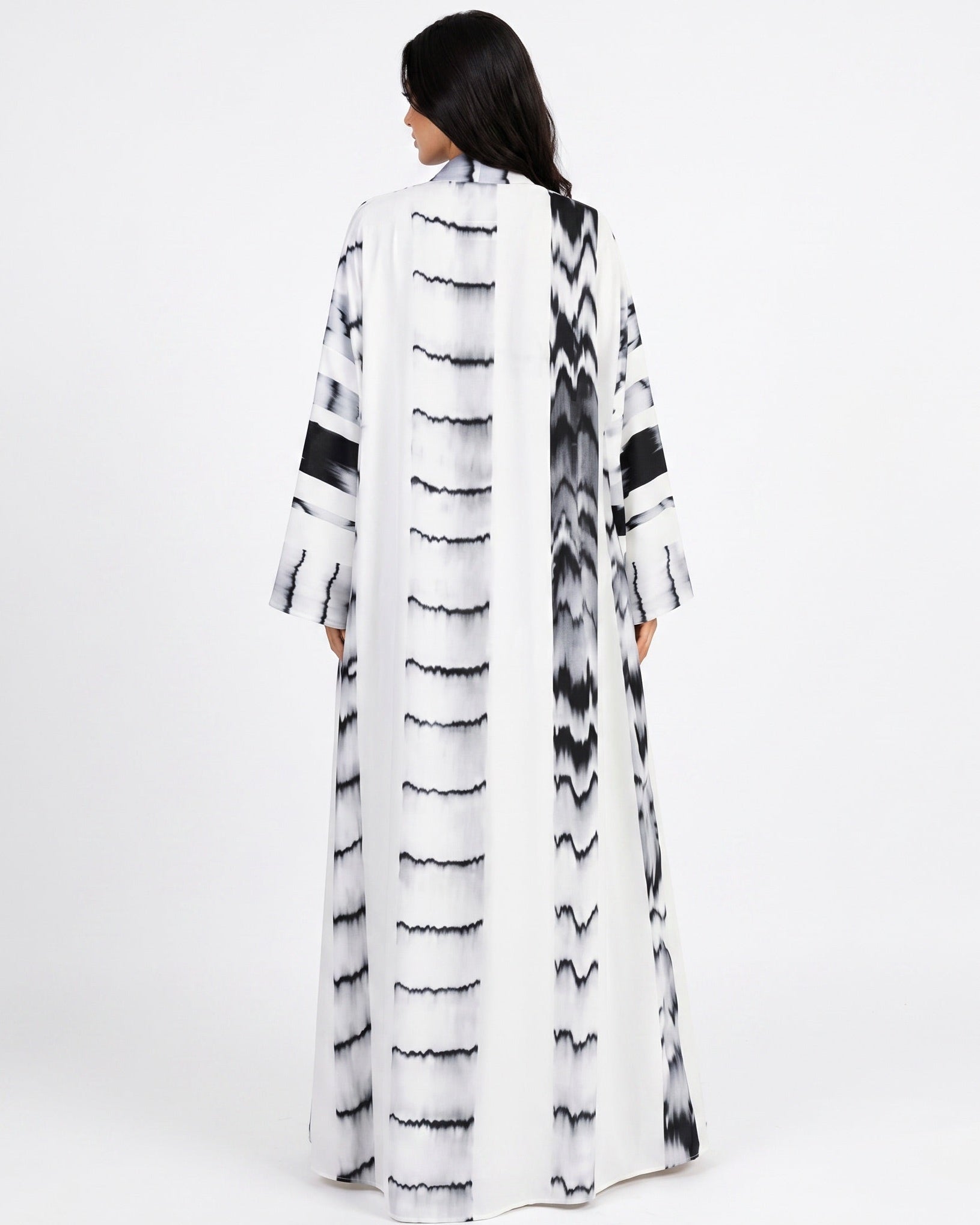 ATHAR - WH ABAYA - LOVAH - MIRA Y MANO