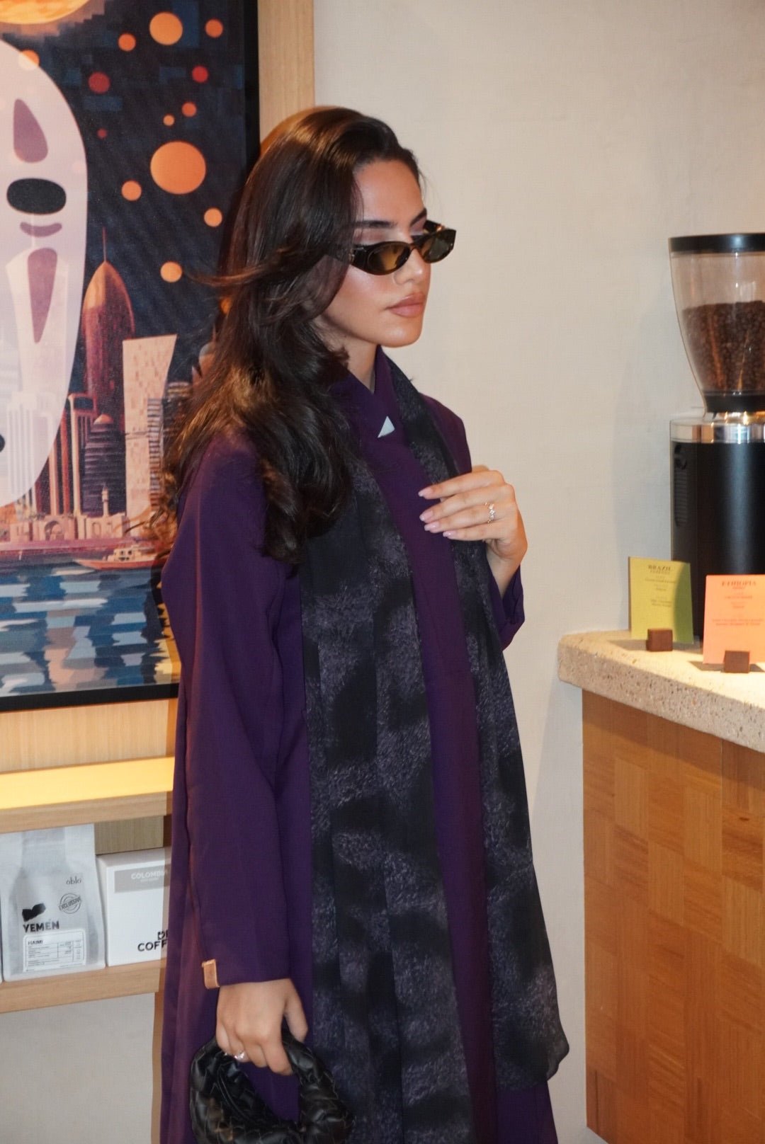 EDIT - 01 ABAYA - LOVAH - MIRA Y MANO