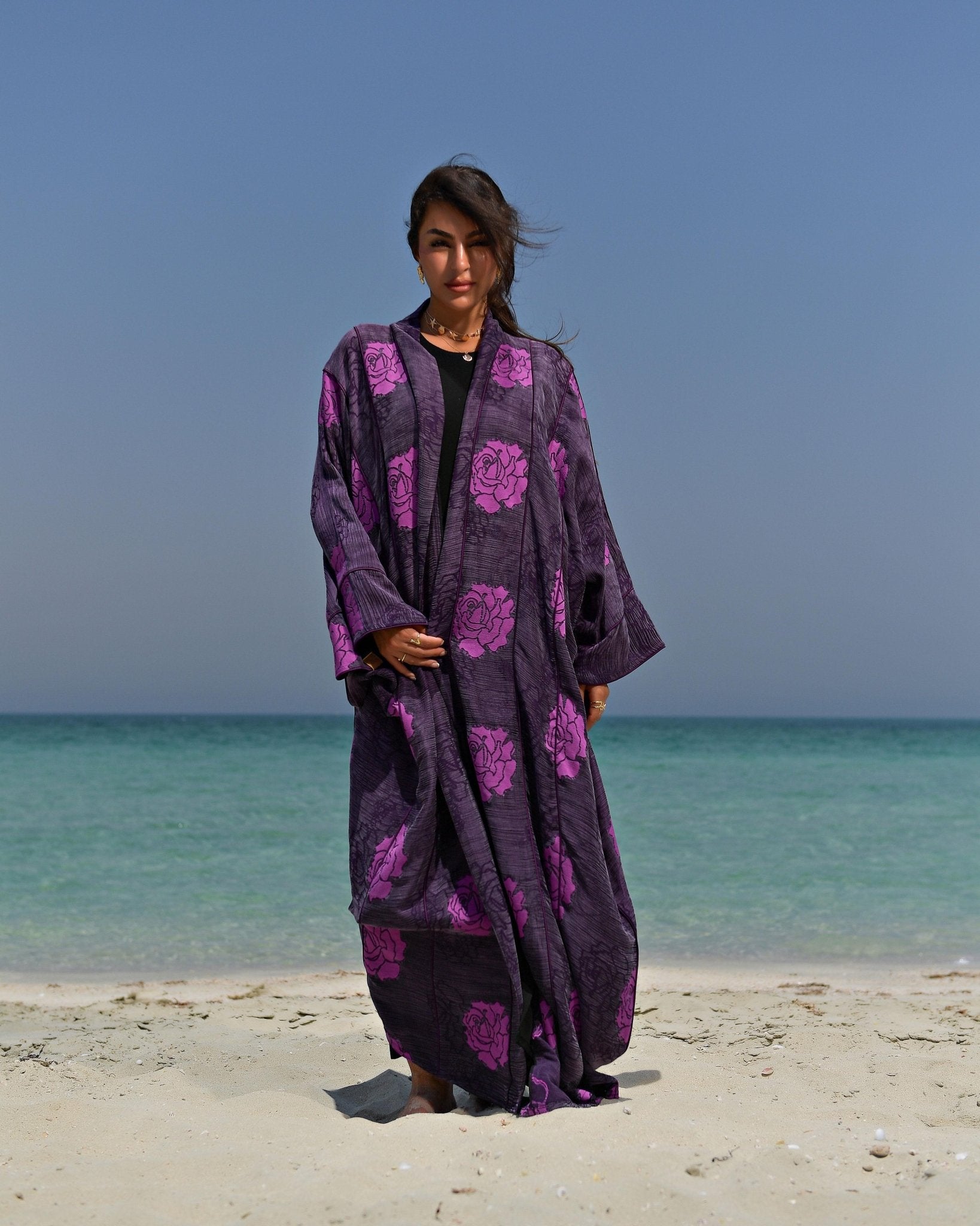 MAHABA ABAYA - LOVAH - MIRA Y MANO